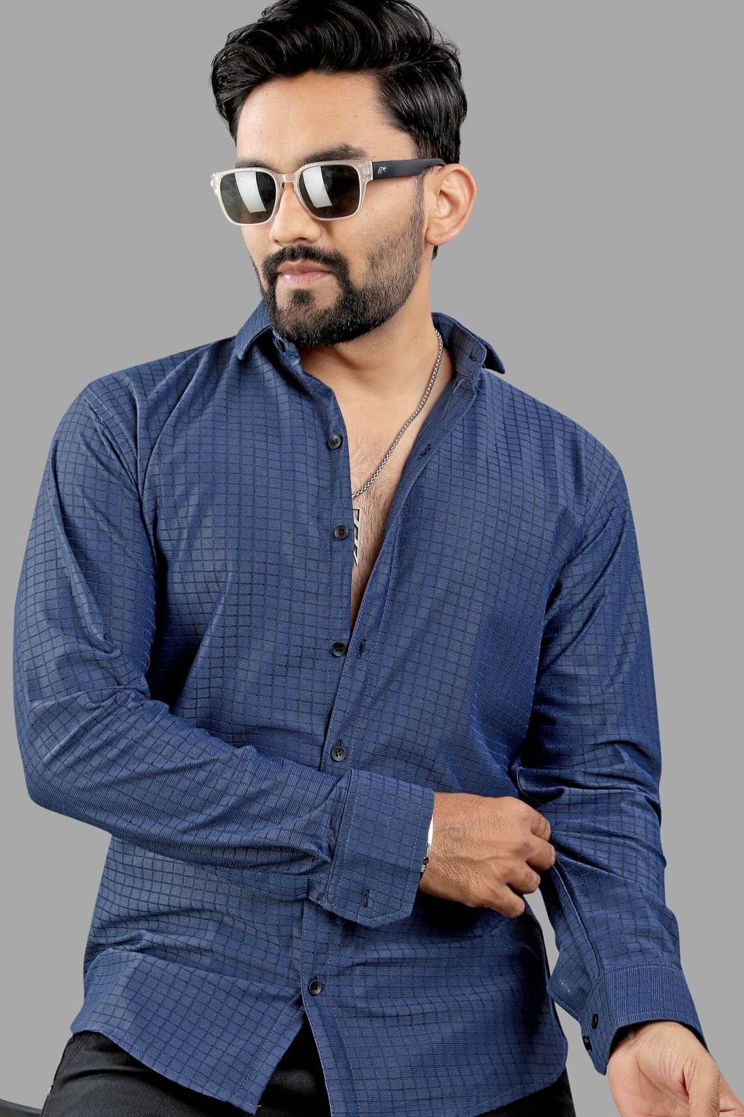     			VELLOSTA Poly Cotton Regular Fit Checks Full Sleeves Men's Casual Shirt - Dark Blue ( Pack of 1 )