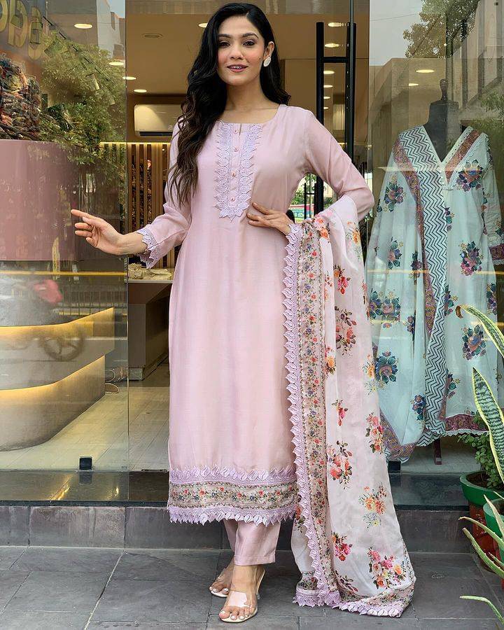 Krisio Women Viscose Embroidered Straight Kurti With Pants ( Peach ) Krisio Women Viscose Embroidered Straight Kurti With Pants ( Peach )