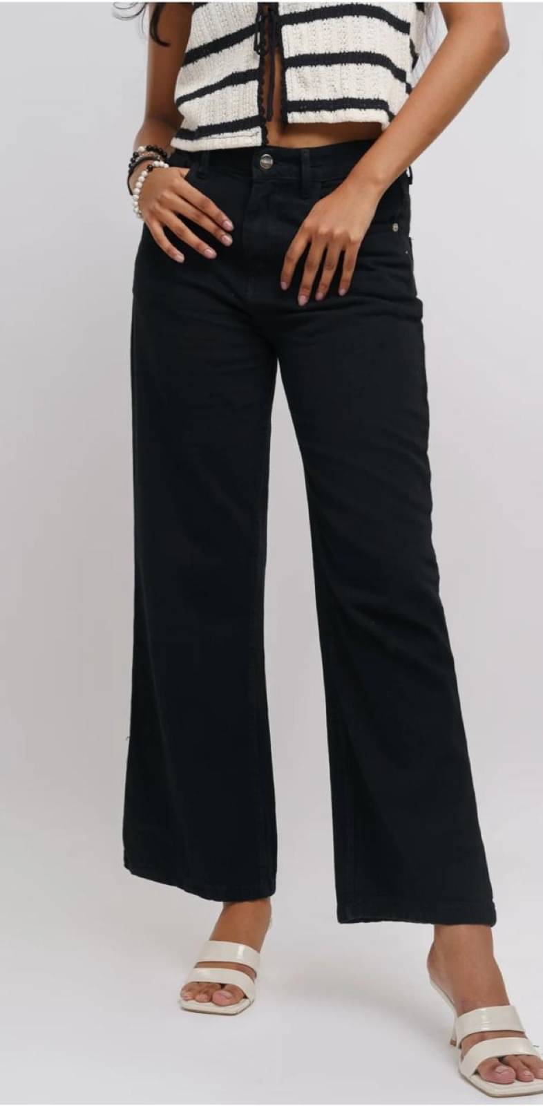     			SiNK DENIMS Women's Straight Fit High-Rise Jeans ( Black )
