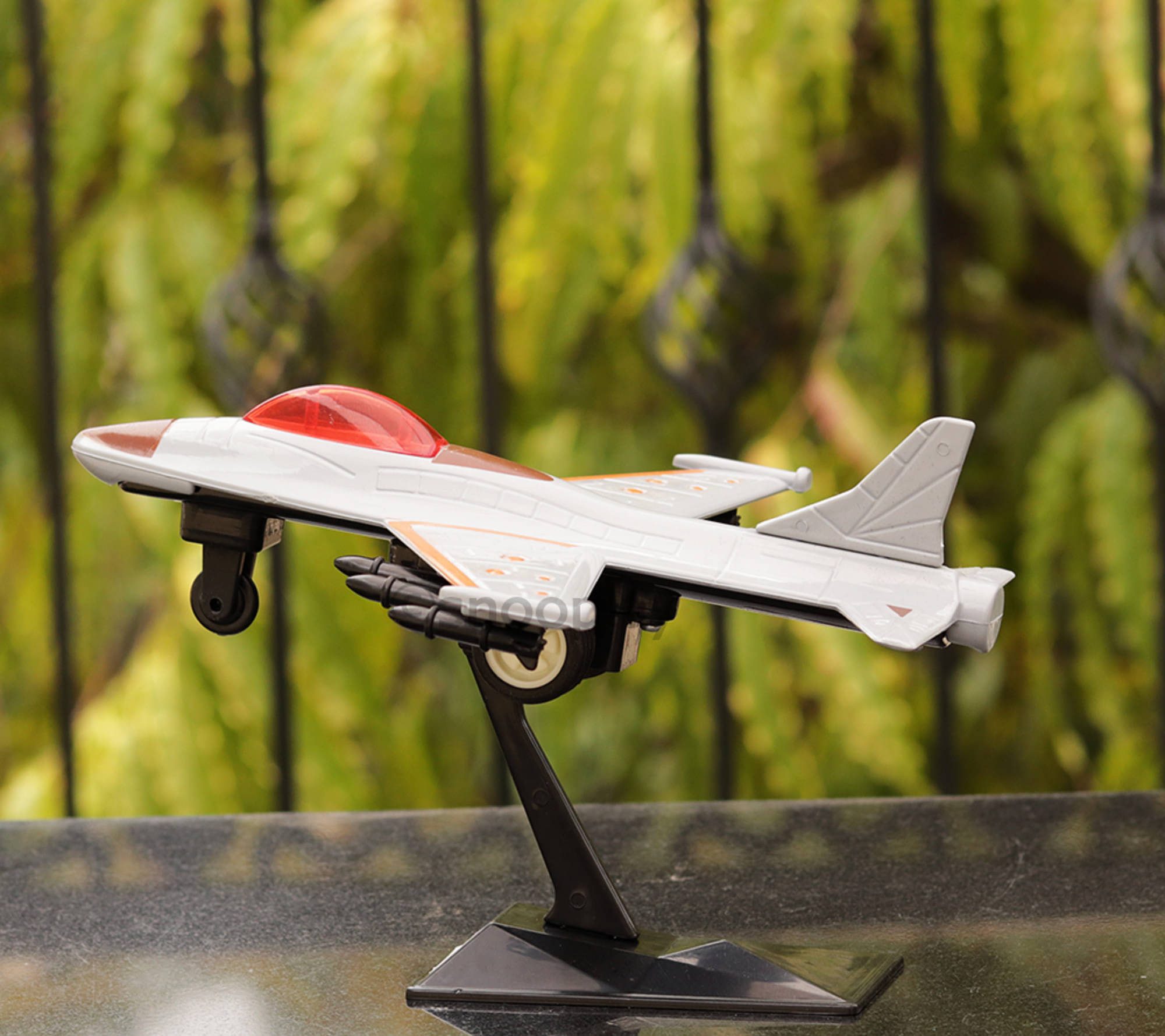     			YUIOP - F16 Plane - Army Fighter Plane - Friction Powered Pull Back Plane - Realistic Detail (Pack Of 1)