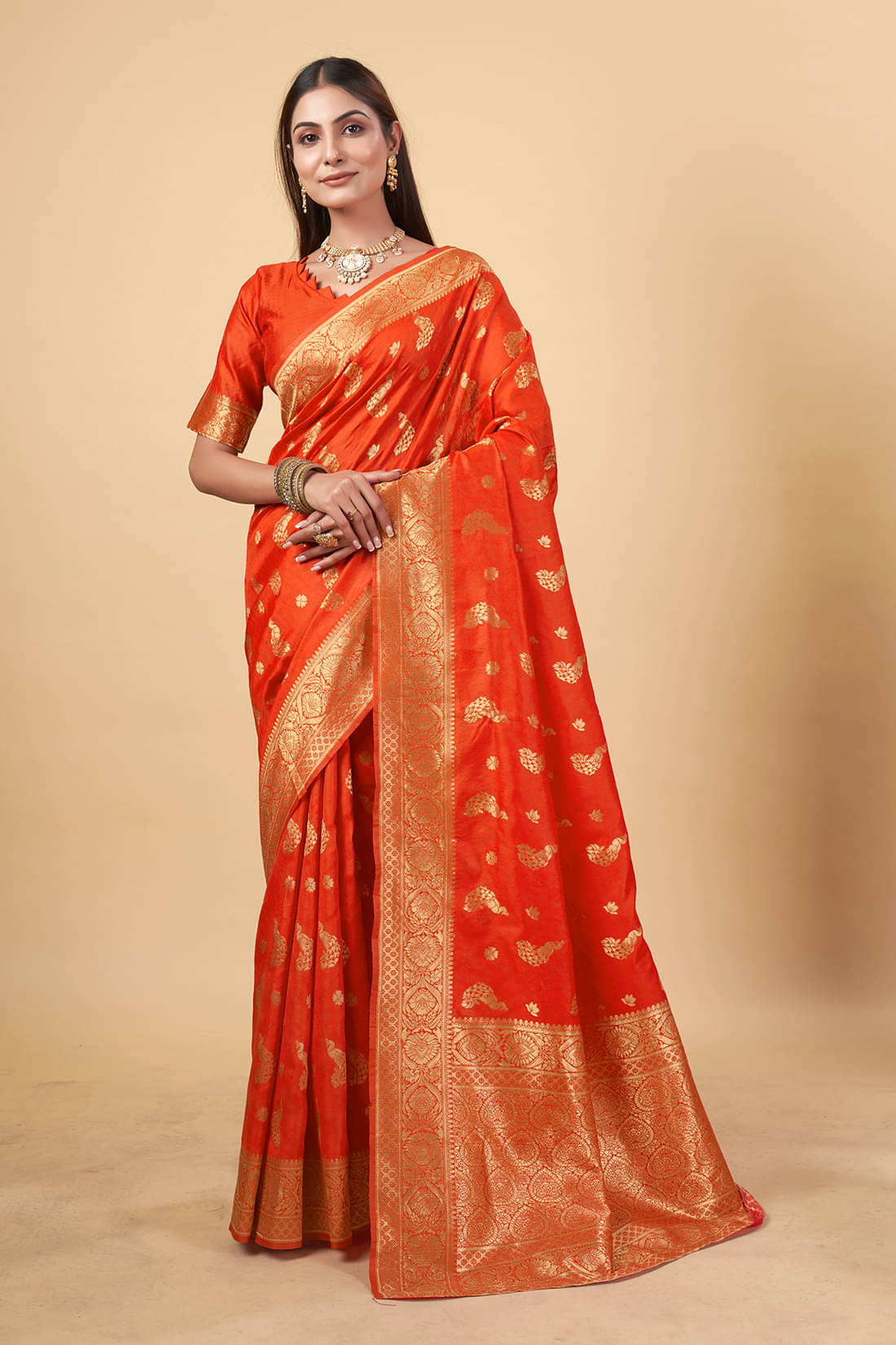     			DHAYNA AND REEWA FASHION Jacquard Woven Saree With Unstitched Blouse Piece ( Orange )