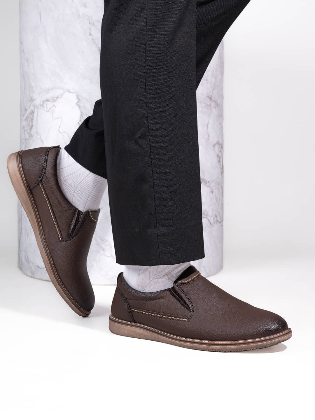     			Fentacia Brown Men's Slip-on Shoes