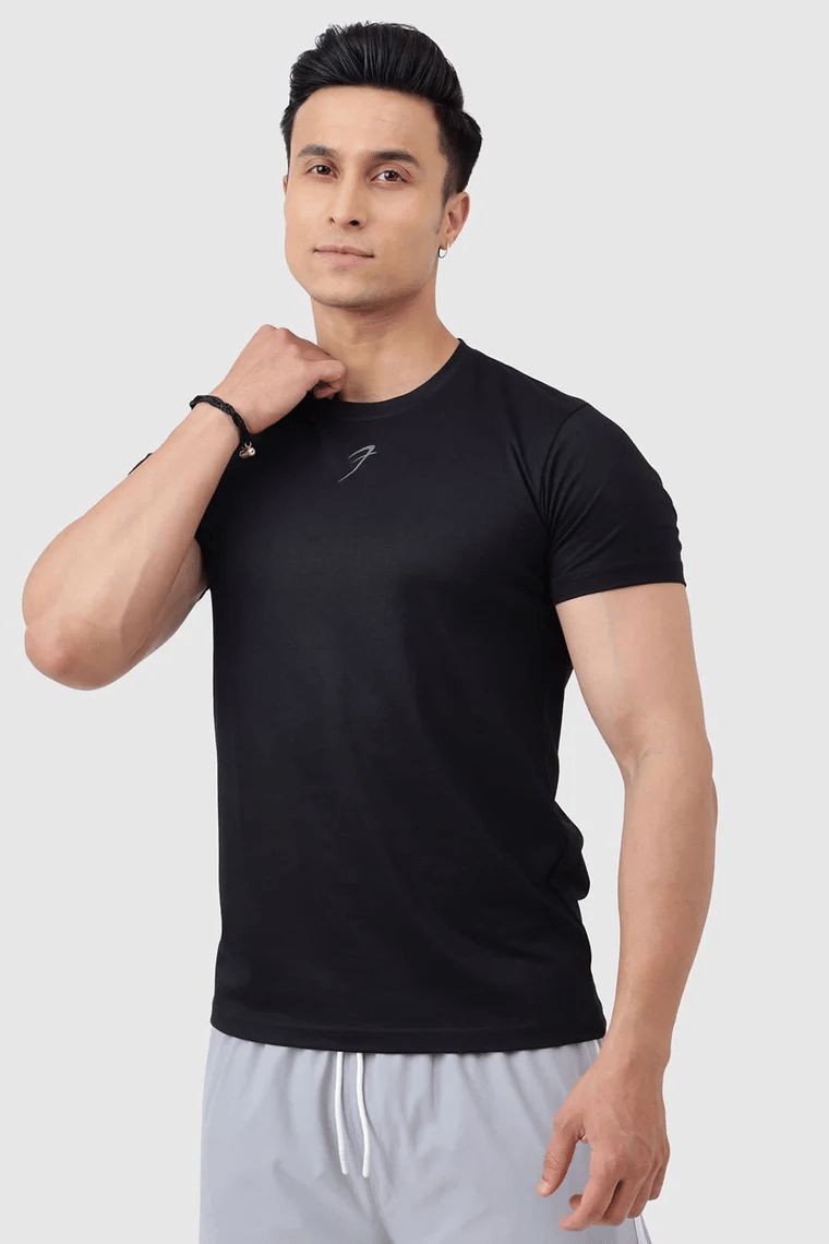 Fuaark Black Cotton Slim Fit Men's Sports T-Shirt ( Pack of 1 ) Fuaark Black Cotton Slim Fit Men's Sports T-Shirt ( Pack of 1 )