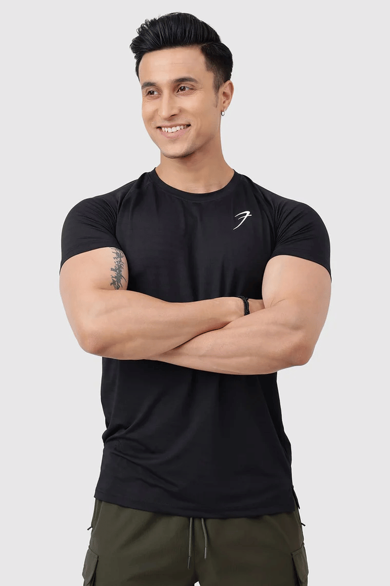    			Fuaark Black Polyester Slim Fit Men's Sports T-Shirt ( Pack of 1 )