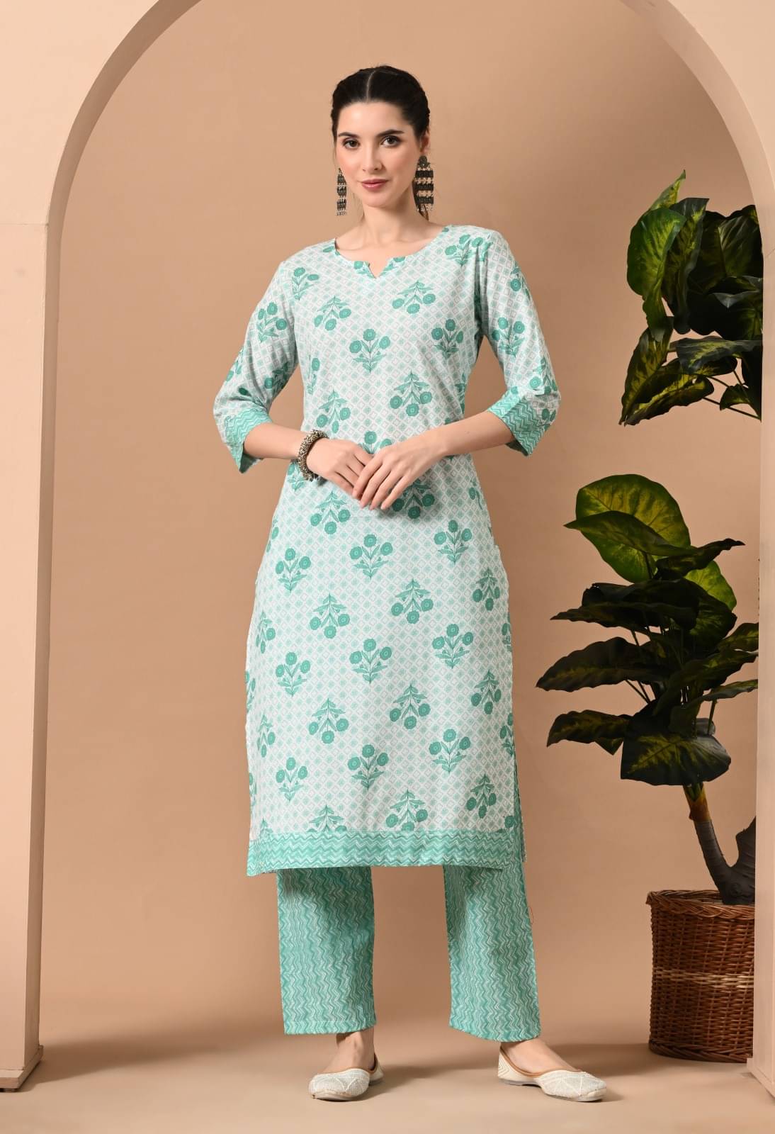 Metafab Women Viscose Printed Straight Kurti With Pants ( Blue ) Metafab Women Viscose Printed Straight Kurti With Pants ( Blue )