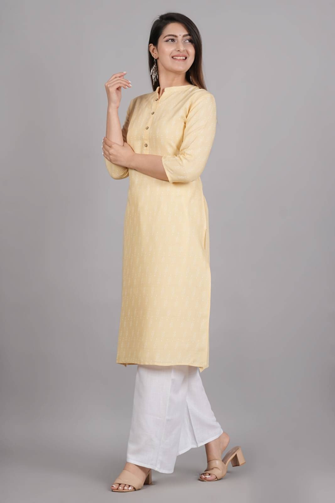 Metafab Women Viscose Rayon Printed Straight Kurti ( Yellow ) Metafab Women Viscose Rayon Printed Straight Kurti ( Yellow )
