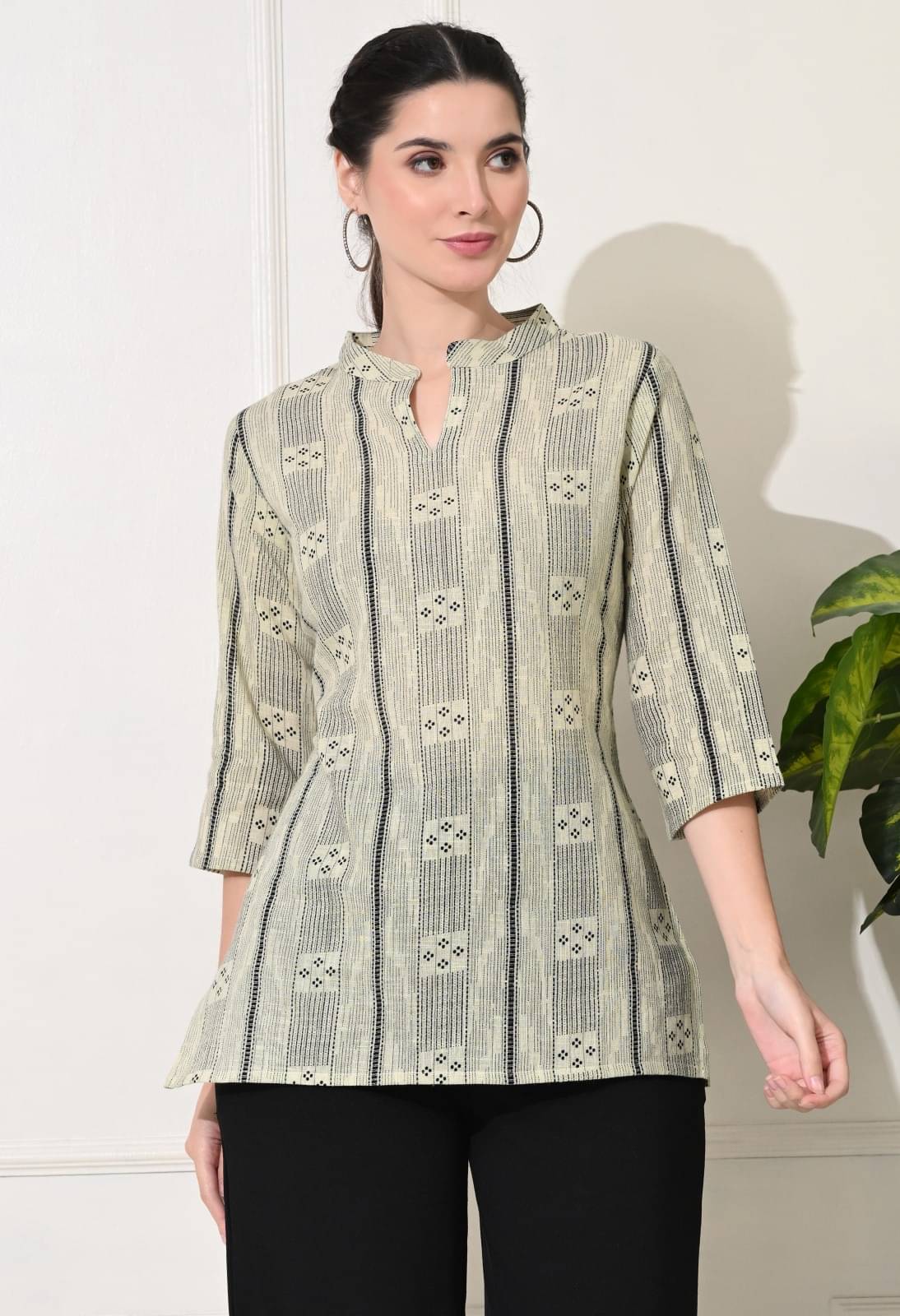 Metafab Women Viscose Rayon Printed Straight Kurti ( Beige ) Metafab Women Viscose Rayon Printed Straight Kurti ( Beige )