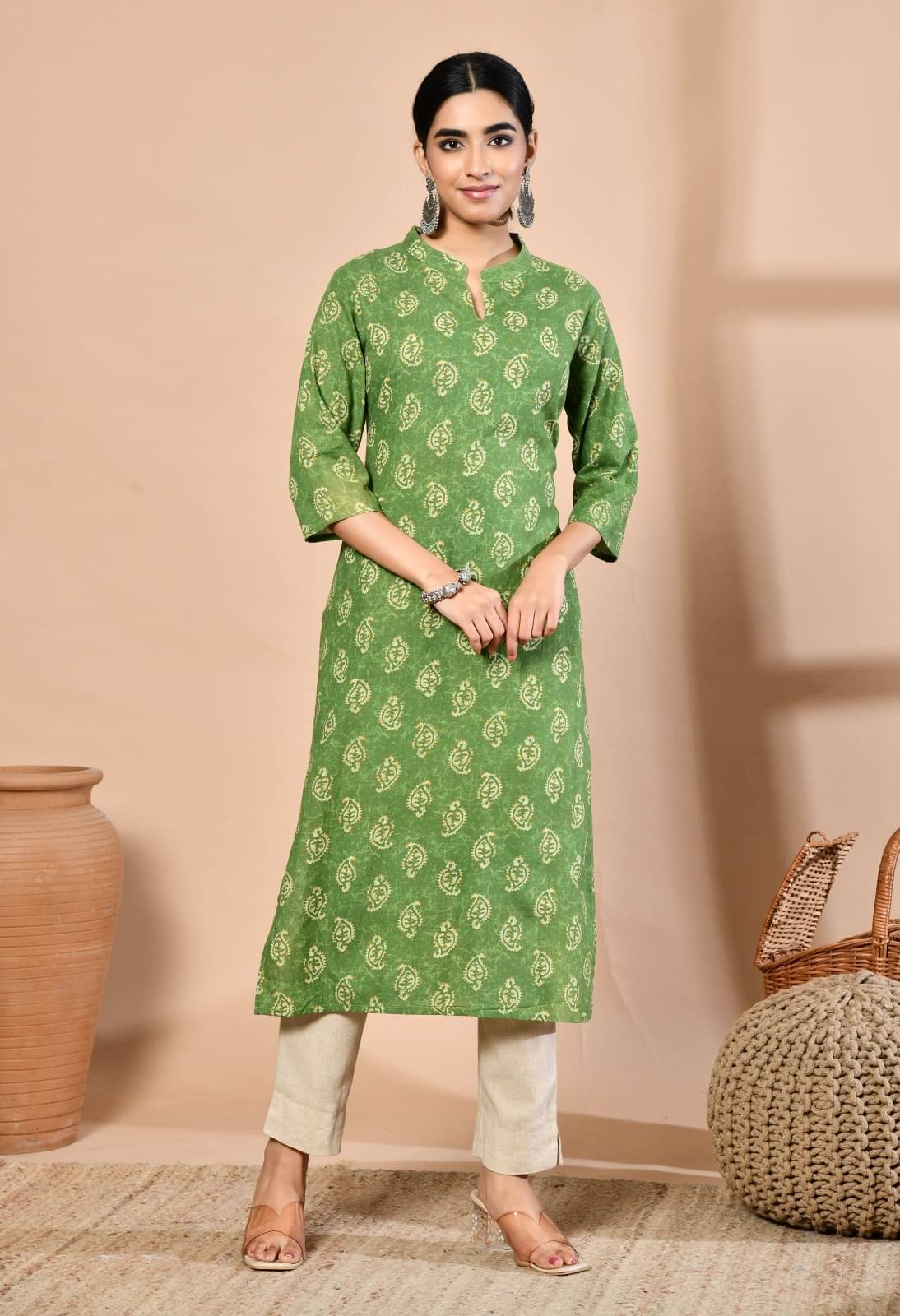     			Metafab Women Viscose Rayon Printed Straight Kurti ( Green )