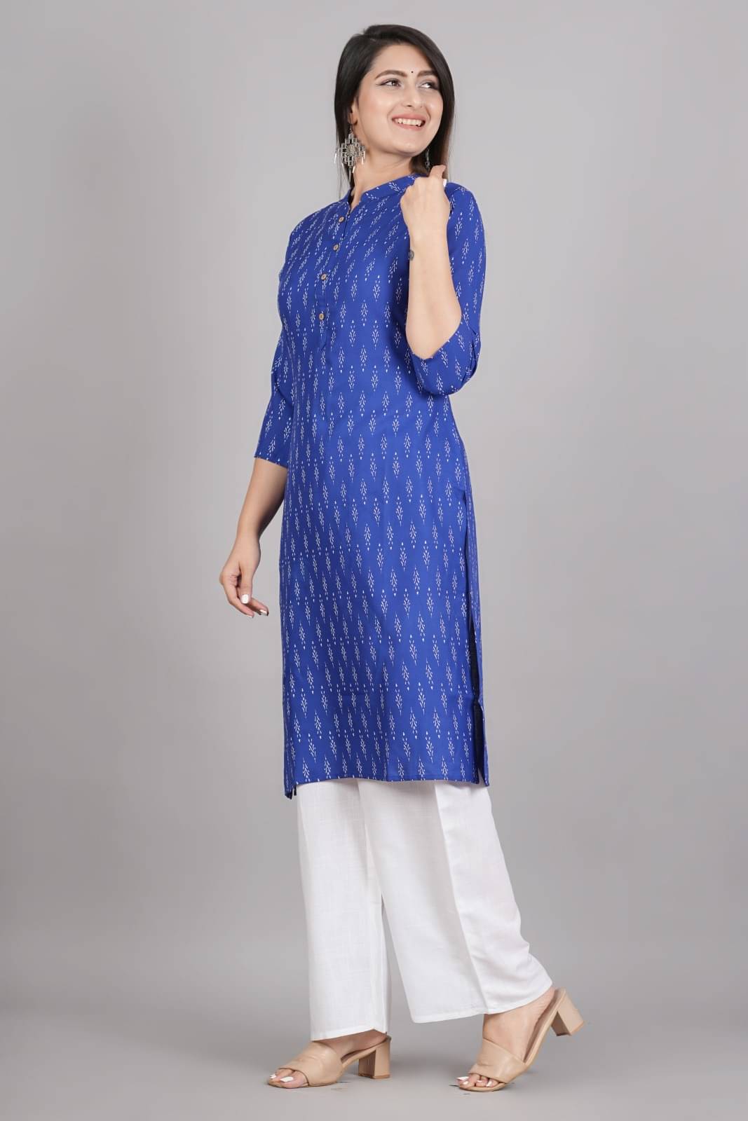 Metafab Women Viscose Rayon Printed Straight Kurti ( Navy Blue ) Metafab Women Viscose Rayon Printed Straight Kurti ( Navy Blue )