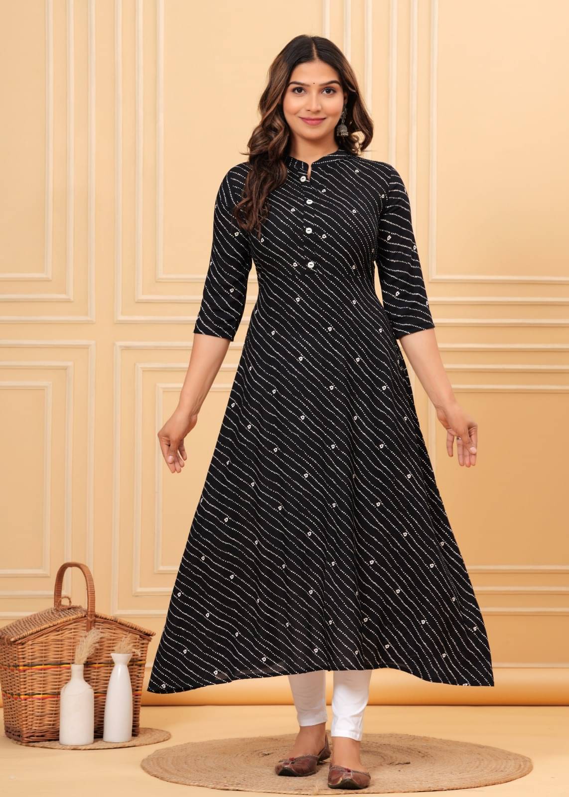    			Metafab Women Viscose Rayon Striped A-line Kurti ( Black )