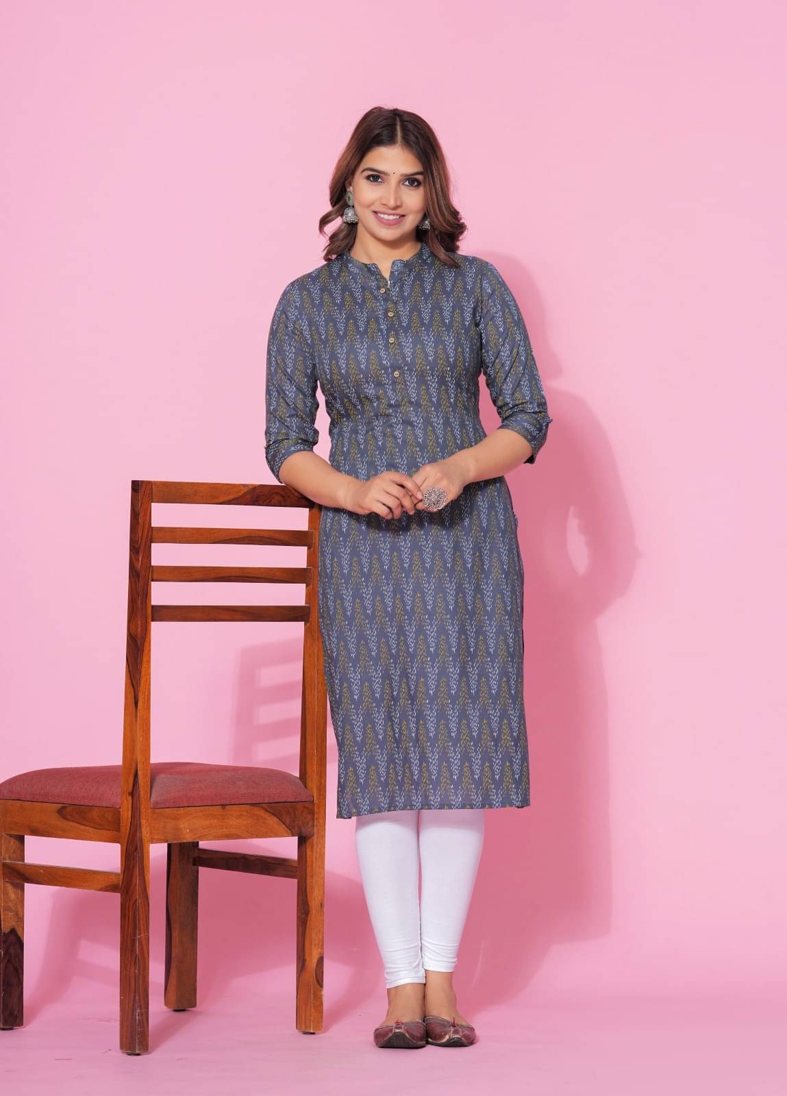 Metafab Women Viscose Rayon Striped Straight Kurti ( Grey ) Metafab Women Viscose Rayon Striped Straight Kurti ( Grey )