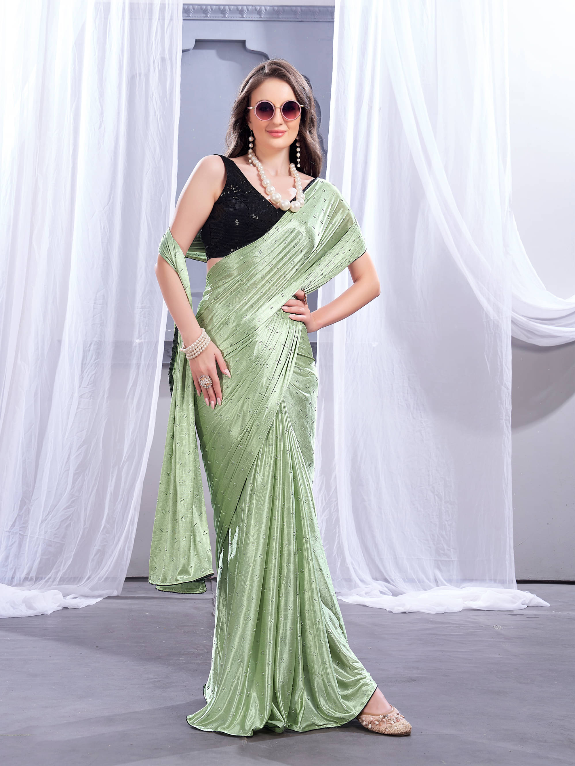     			Parmila Fashion Silk Blend Embellished Saree With Unstitched Blouse Piece ( Green )