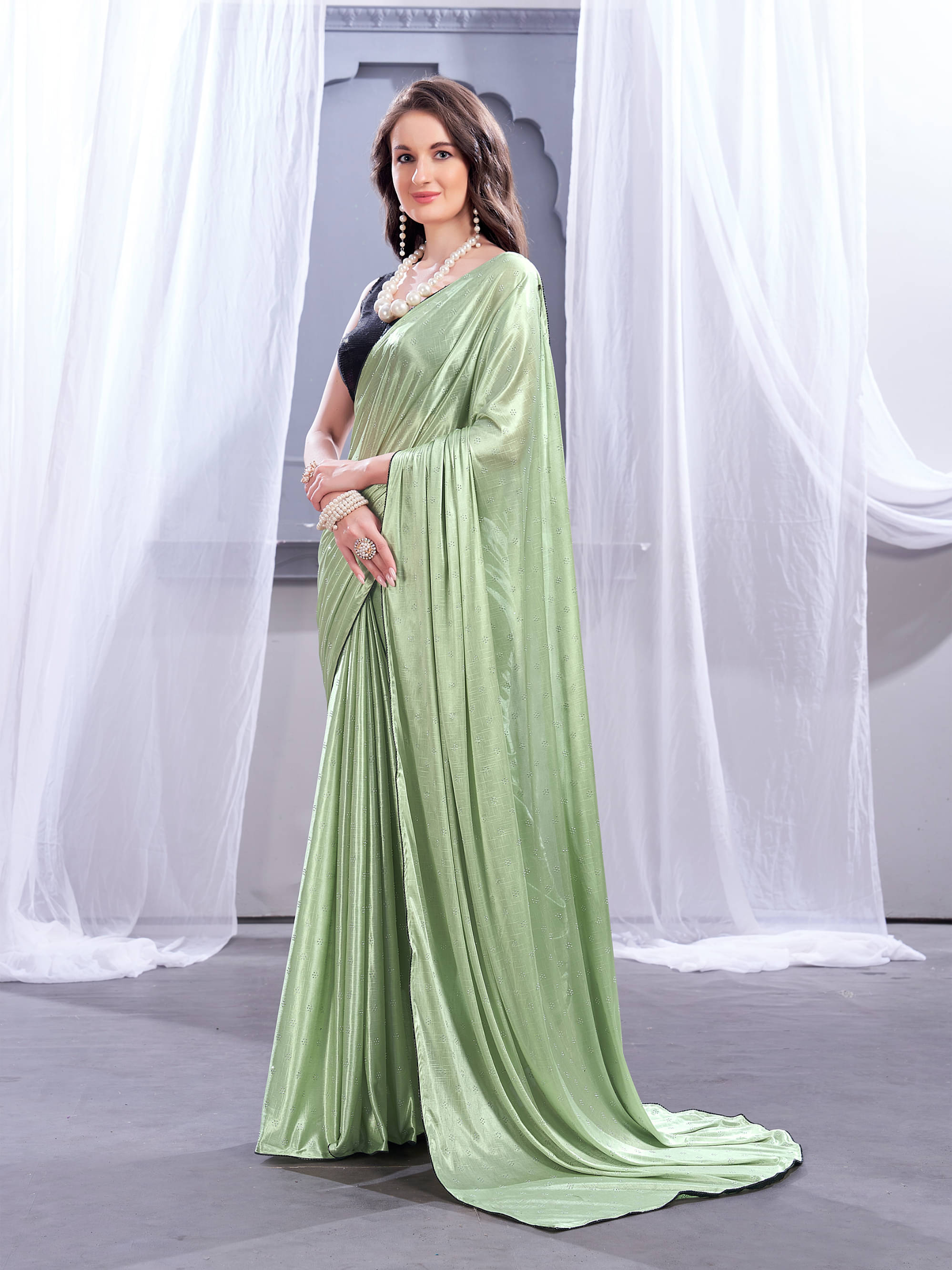     			Parmila Fashion Silk Blend Embellished Saree With Unstitched Blouse Piece ( Green )