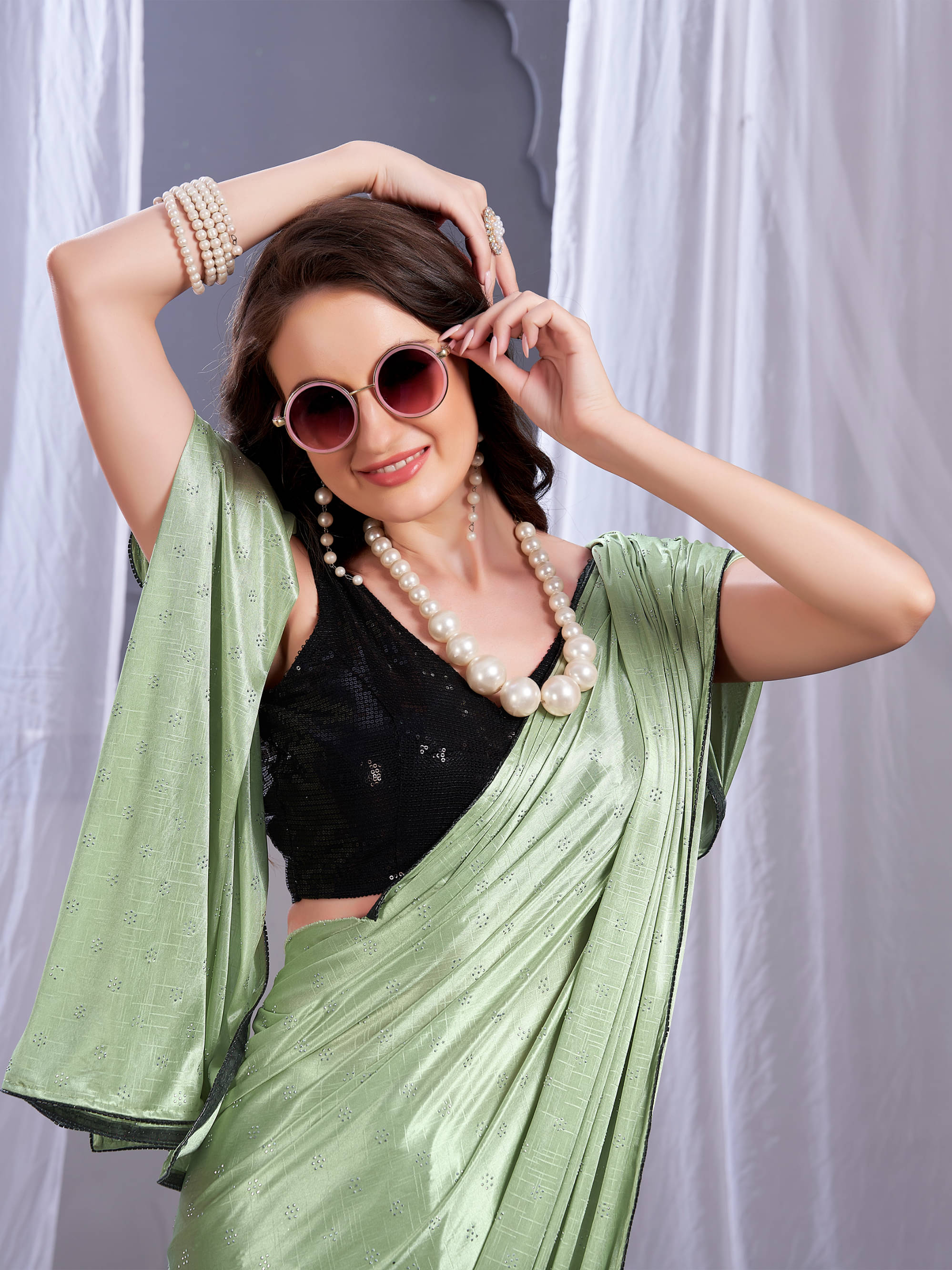     			Parmila Fashion Silk Blend Embellished Saree With Unstitched Blouse Piece ( Green )