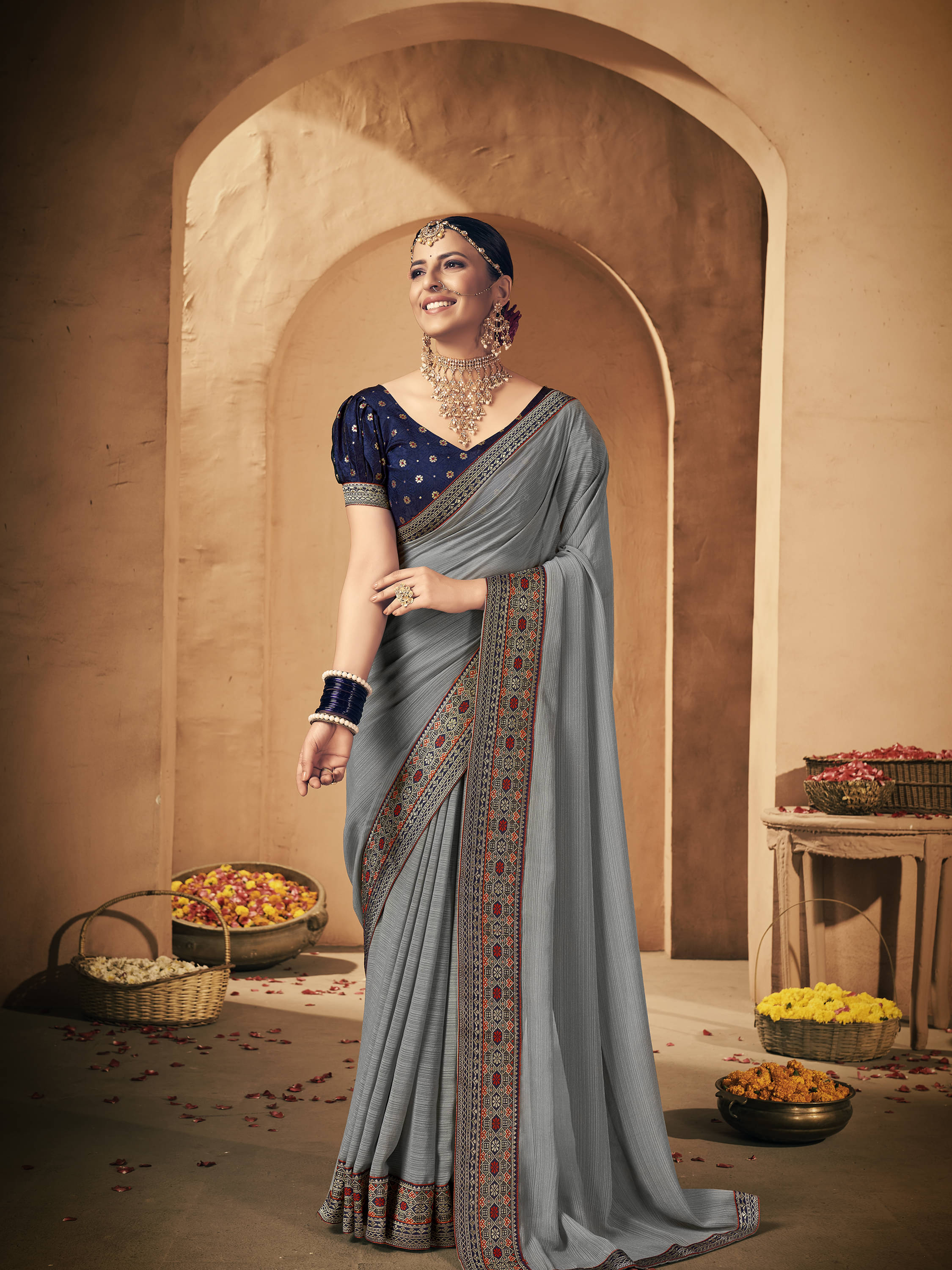     			Rekha Maniyar Georgette Self Design Saree With Unstitched Blouse Piece ( Grey )