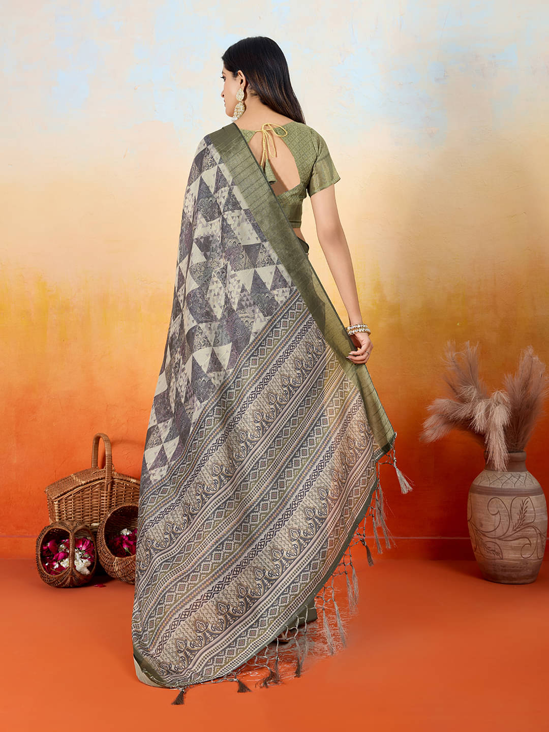 Rekha Maniyar Silk Blend Printed Saree With Unstitched Blouse Piece ( Light Green ) Rekha Maniyar Silk Blend Printed Saree With Unstitched Blouse Piece ( Light Green )