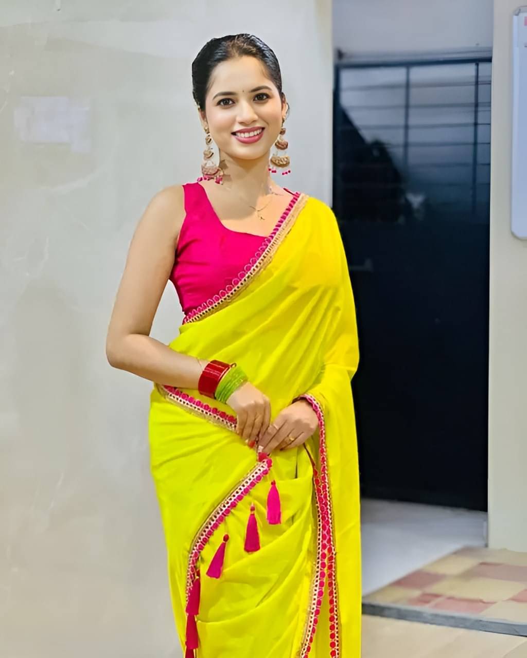 V FANCY Georgette Solid Saree With Stitched Blouse ( Green ) V FANCY Georgette Solid Saree With Stitched Blouse ( Green )