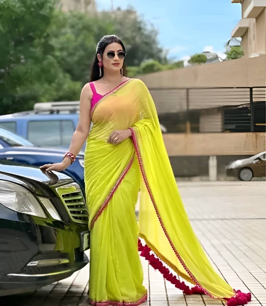    			V FANCY Georgette Solid Saree With Stitched Blouse ( Green )