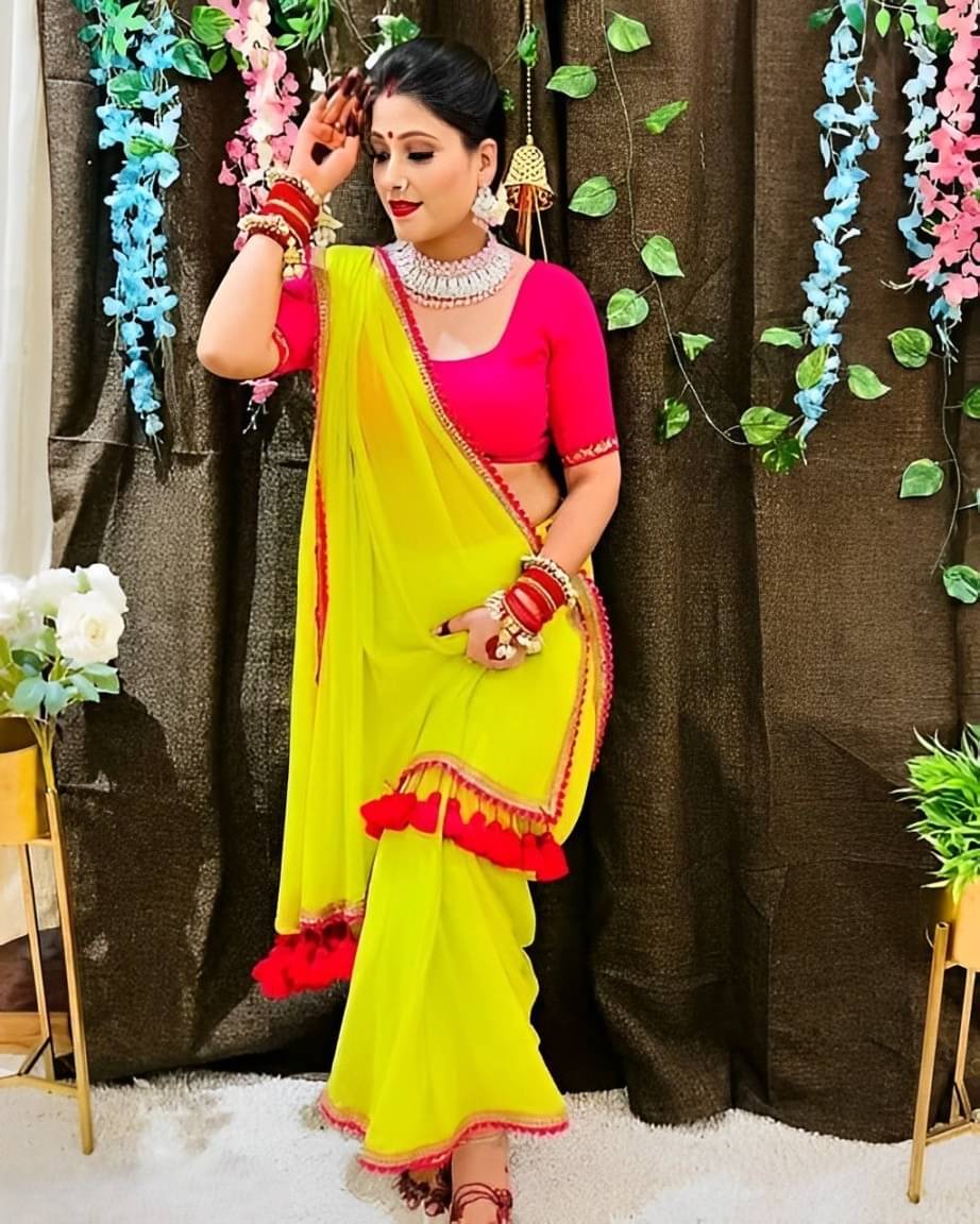 V FANCY Georgette Solid Saree With Stitched Blouse ( Green ) V FANCY Georgette Solid Saree With Stitched Blouse ( Green )