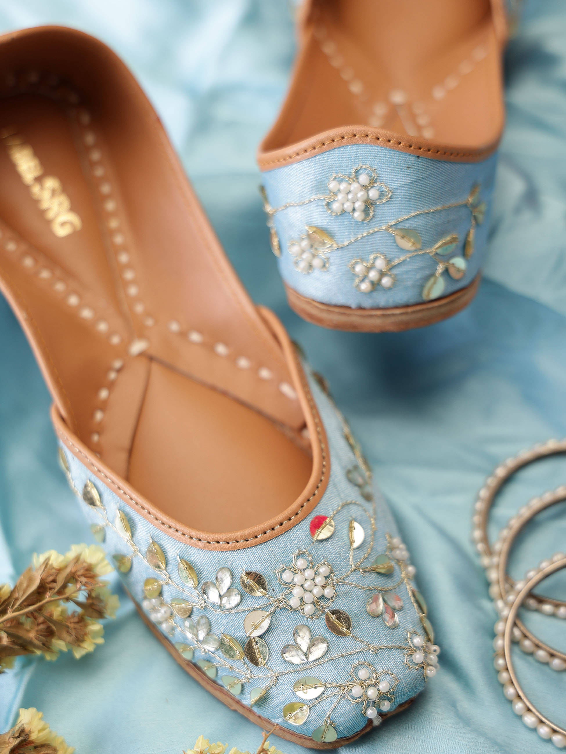     			LABEL SHONA ROHATGI GARG Blue Women's Mojaris