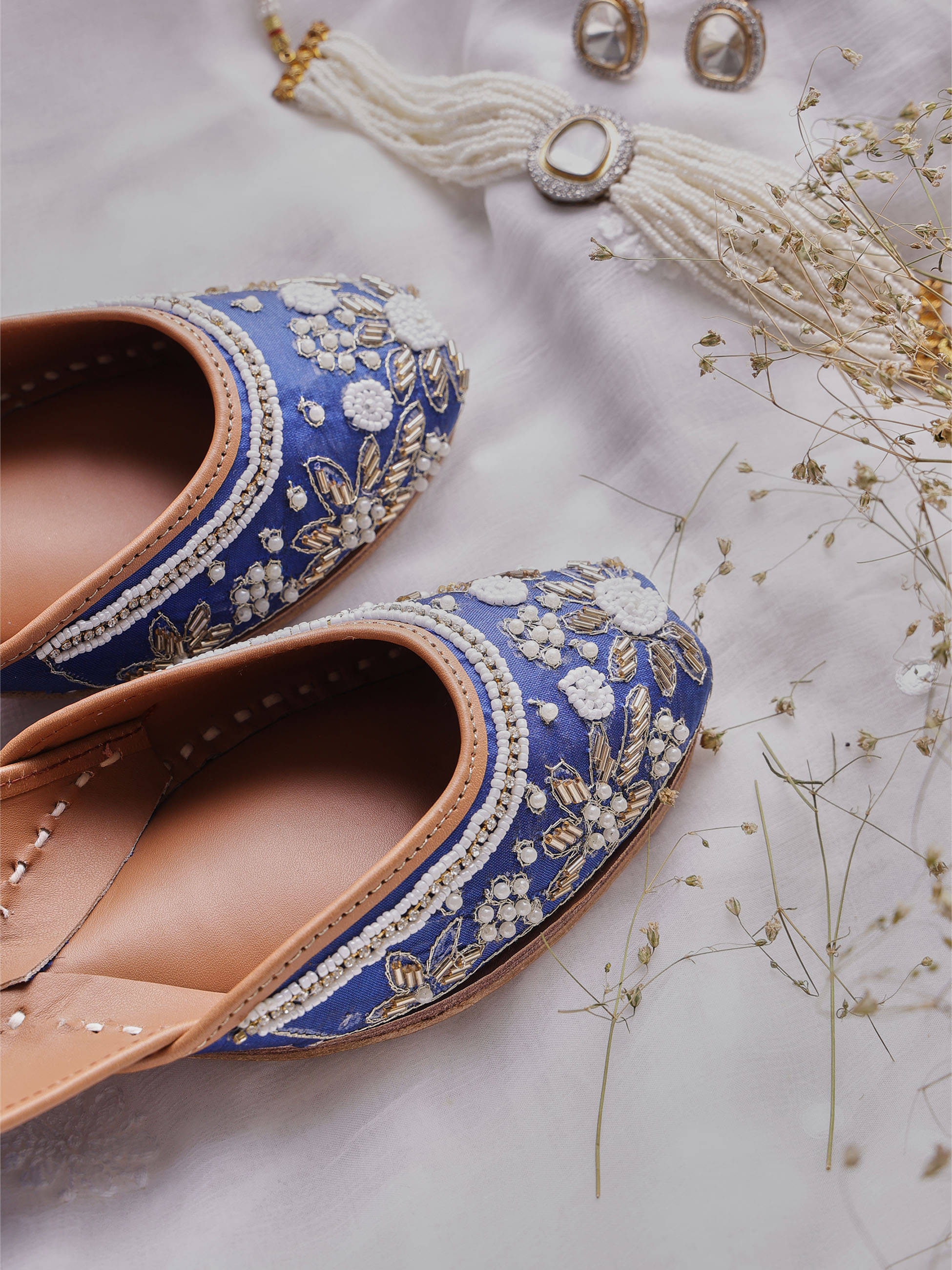 LABEL SHONA ROHATGI GARG Blue Women's Mojaris LABEL SHONA ROHATGI GARG Blue Women's Mojaris