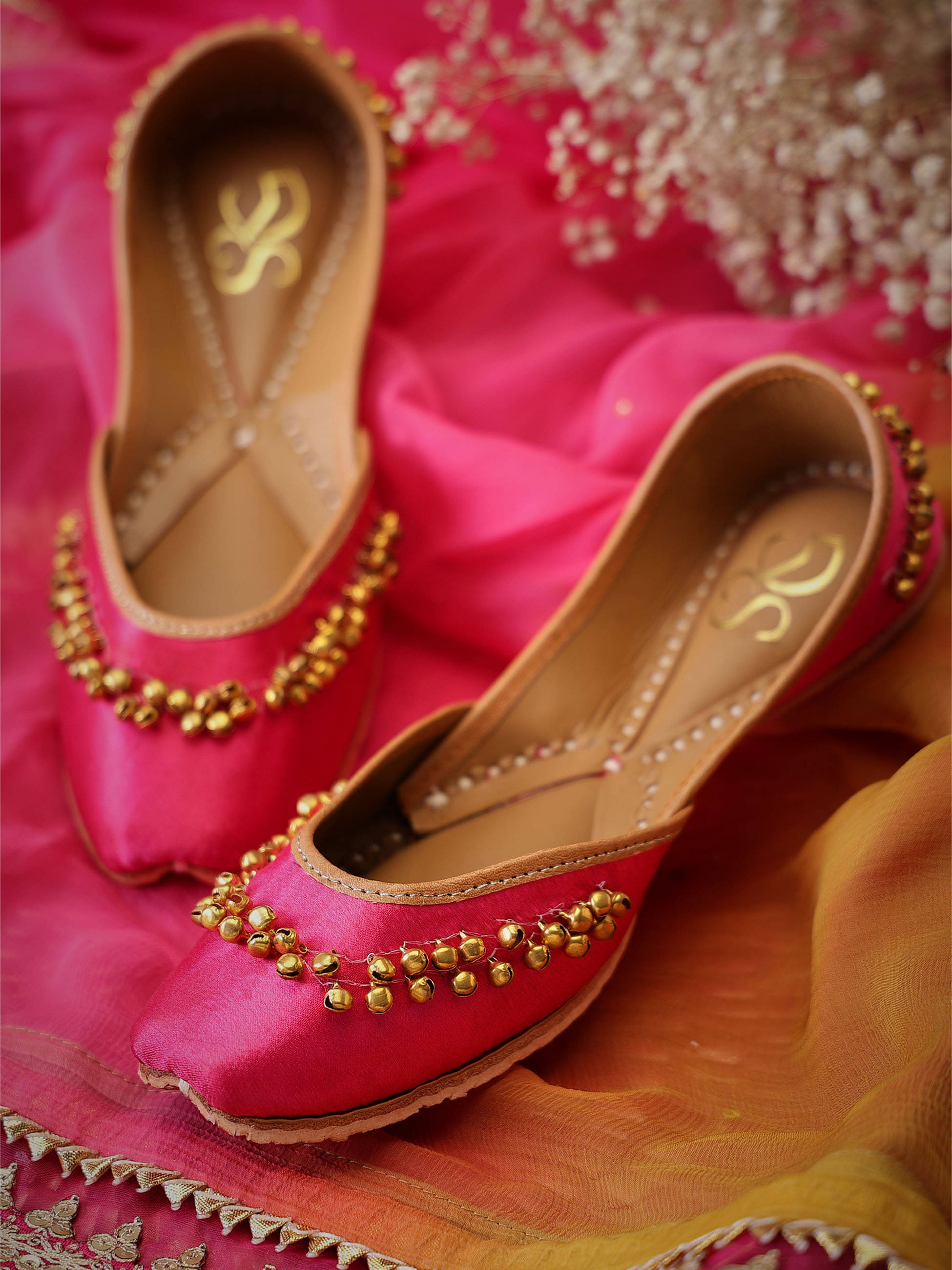     			LABEL SHONA ROHATGI GARG Pink Women's Mojaris