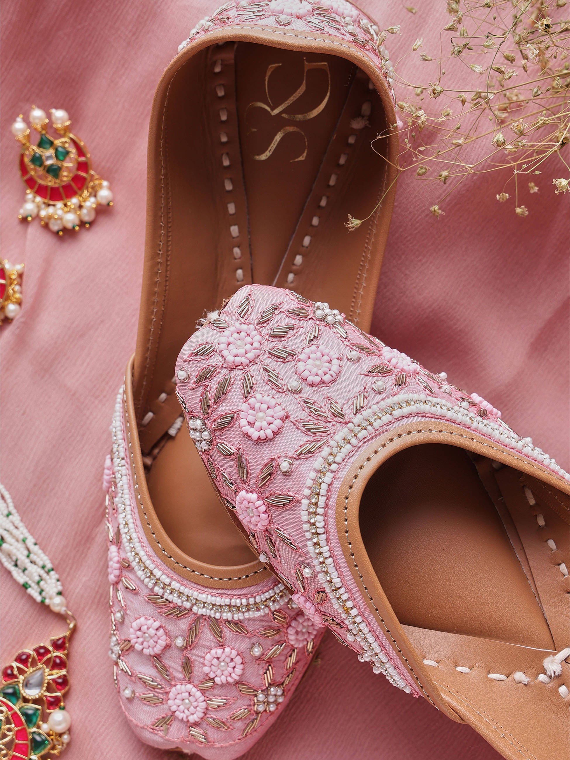     			LABEL SHONA ROHATGI GARG Pink Women's Mojaris