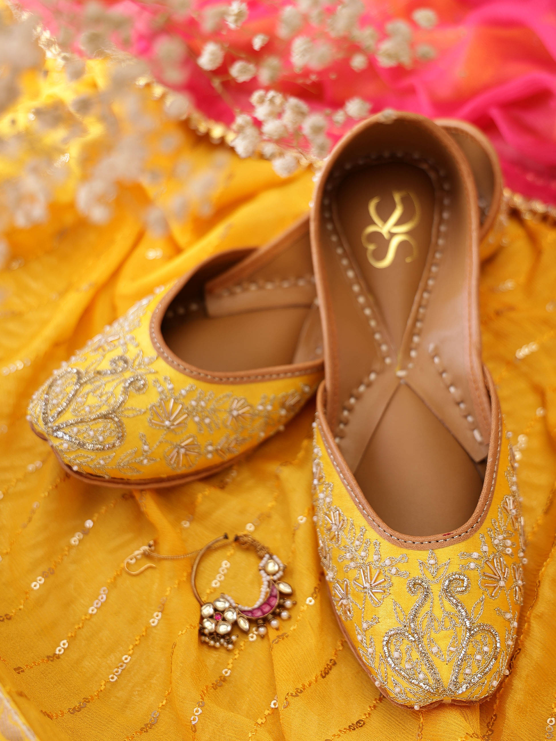     			LABEL SHONA ROHATGI GARG Yellow Women's Mojaris