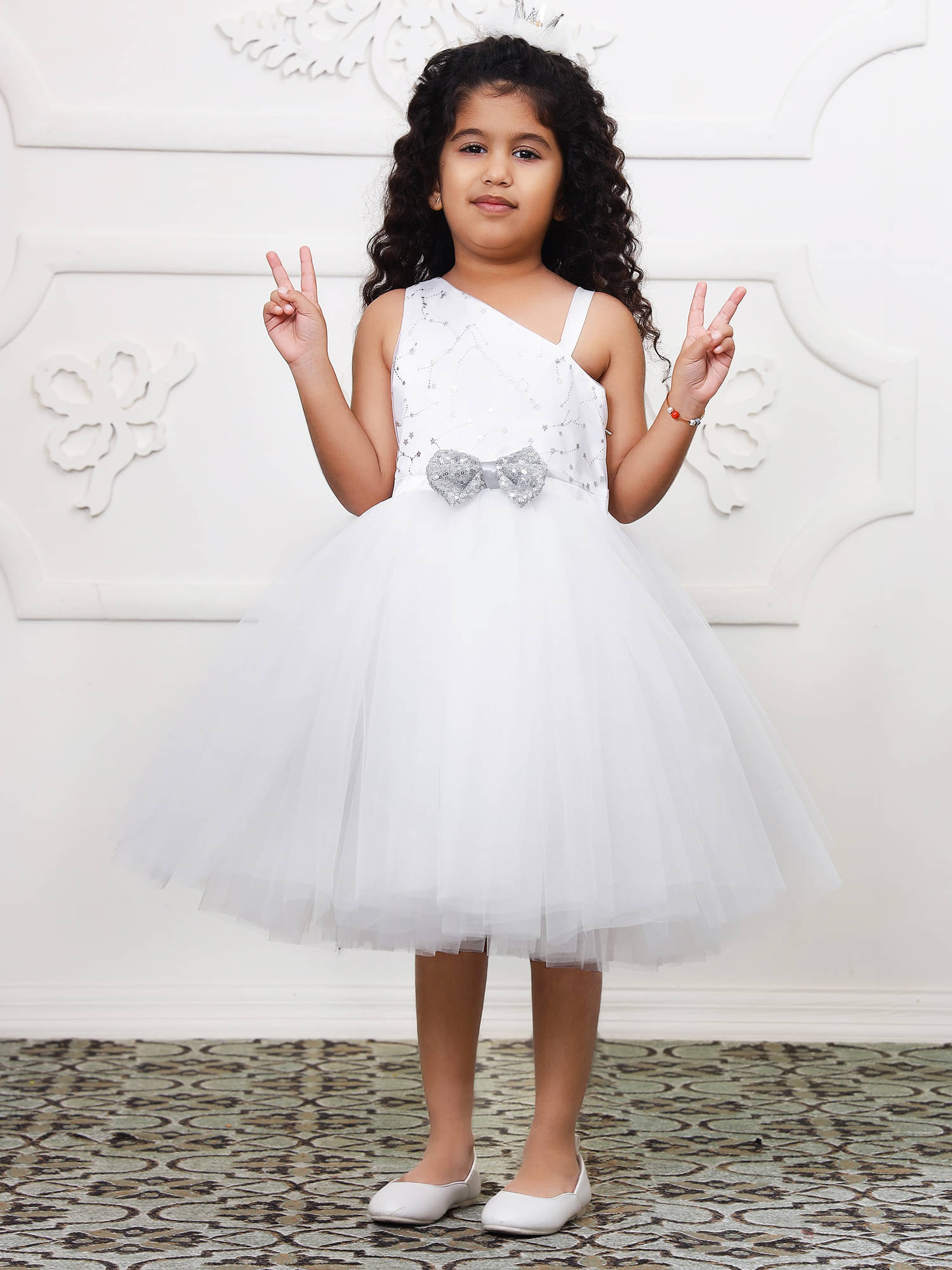 Toy Balloon Kids Net Dress For Girls ( Pack of 1 , White ) Toy Balloon Kids Net Dress For Girls ( Pack of 1 , White )