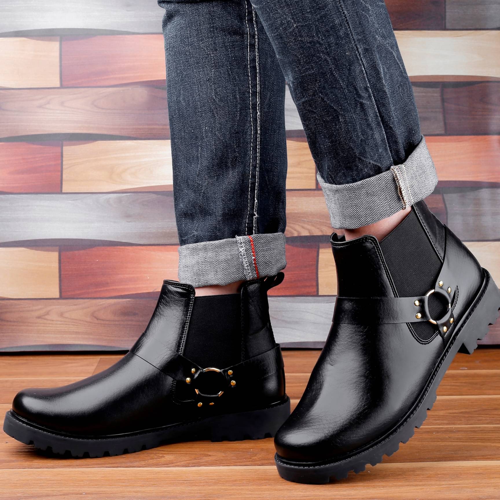     			YUVRATO BAXI Black Men's Chelsea Boots