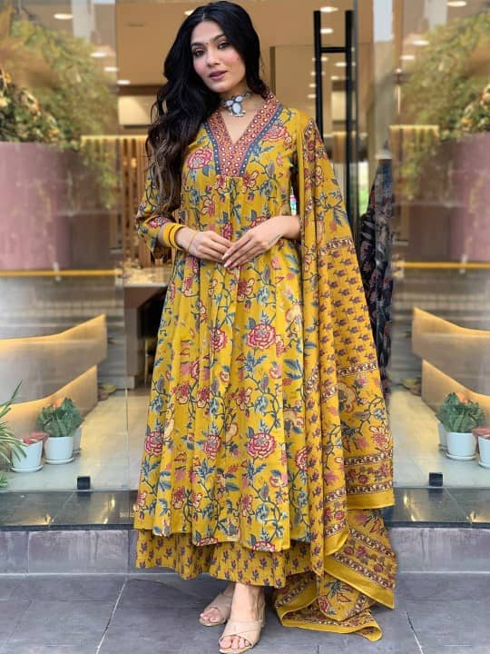 wonder weave Women Cotton Printed Anarkali Kurti With Palazzo ( Mustard )