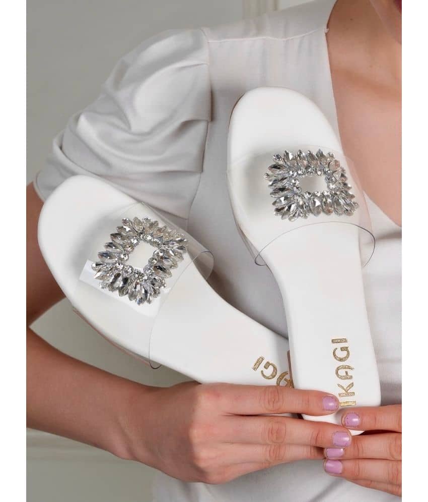IKAGI White Women's Flats