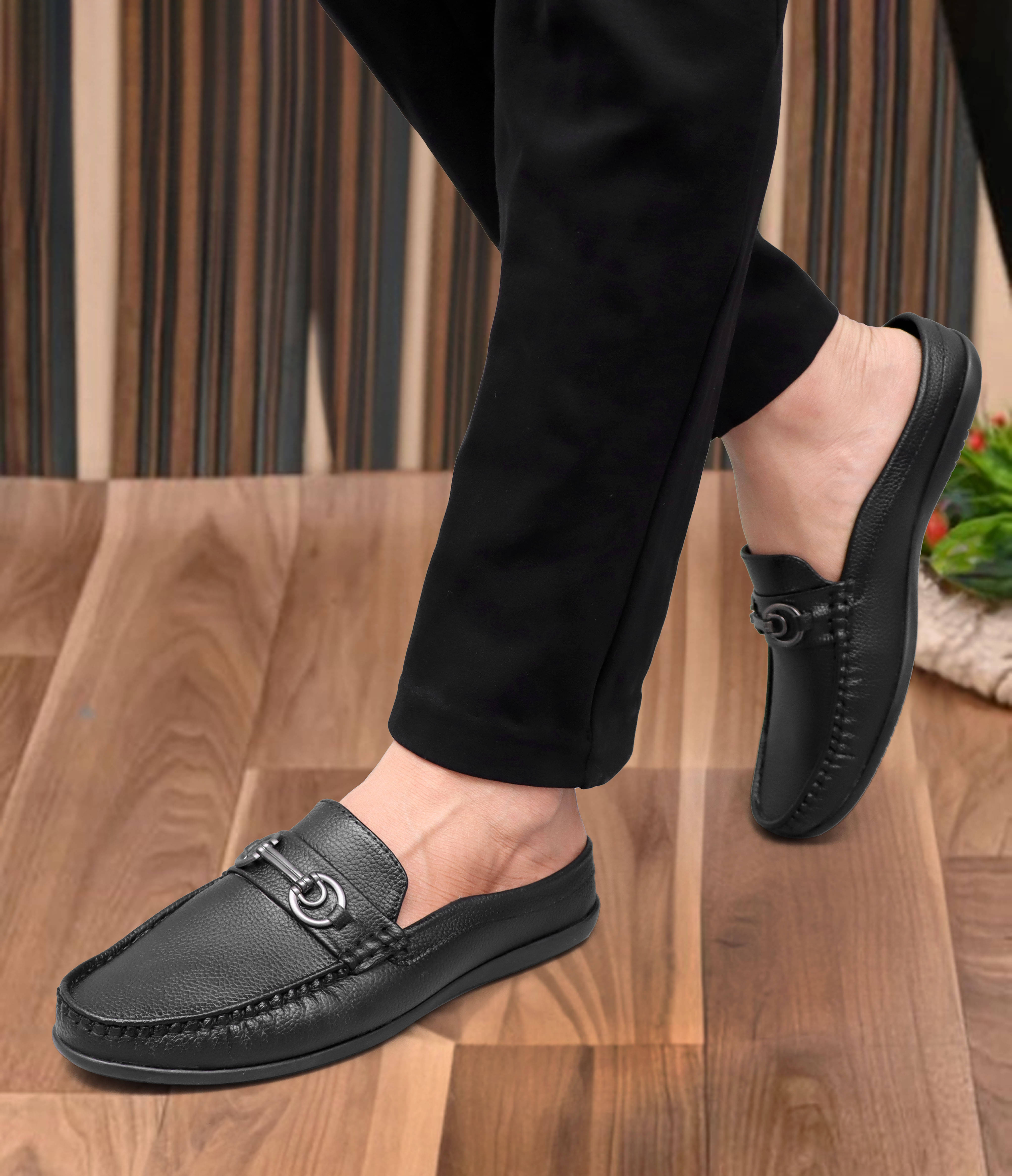     			SHUAN Black Men's Mules Shoes