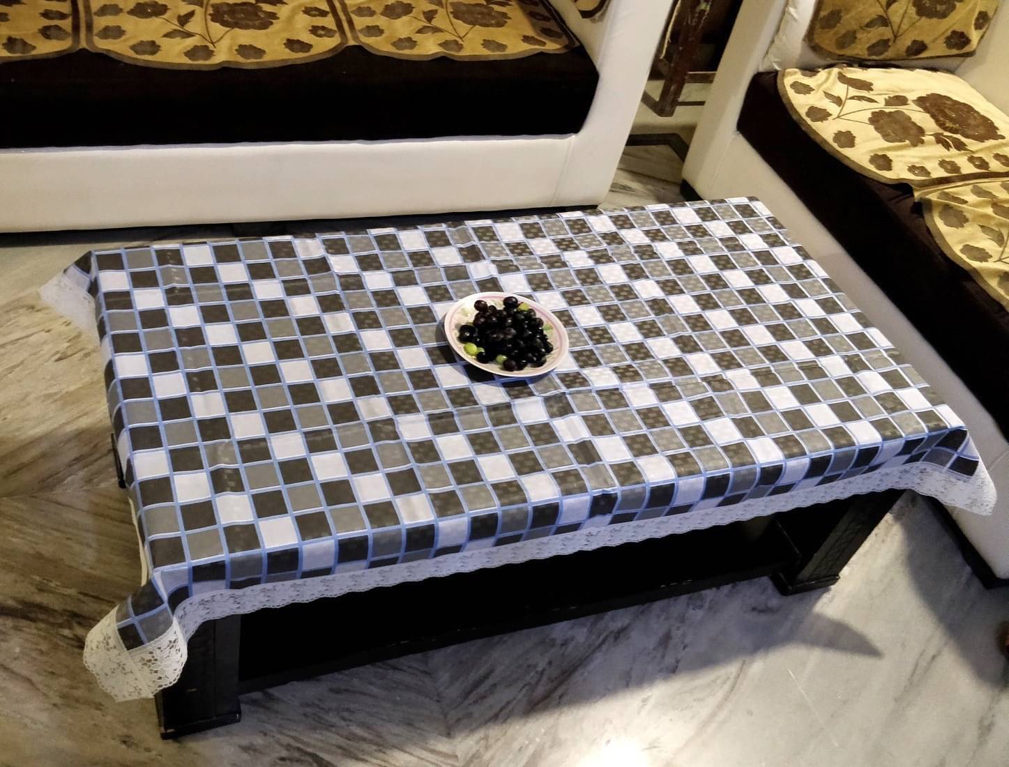     			DPA Collection Checks PVC 4 Seater Rectangle Table Cover ( 122 x 122 ) cm Pack of 1 Multi
