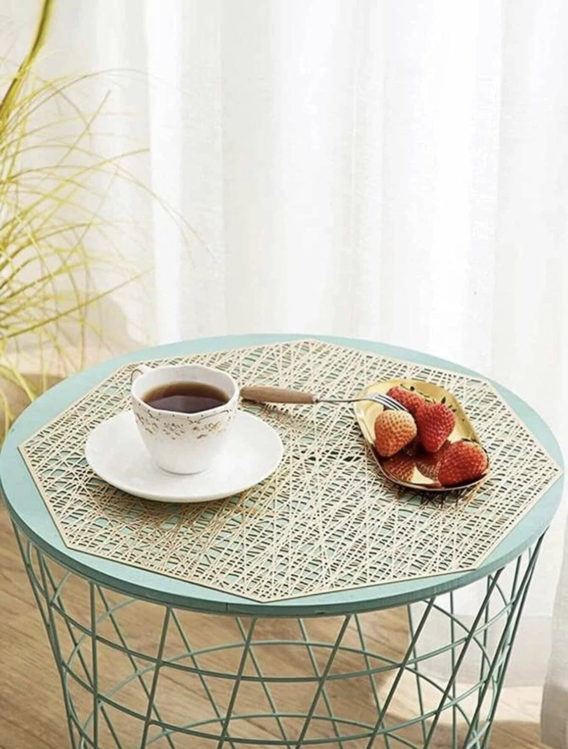 DPA Collection PVC Abstract Table Mats ( 45 cm x 30 cm ) Pack of 4 - Gold DPA Collection PVC Abstract Table Mats ( 45 cm x 30 cm ) Pack of 4 - Gold