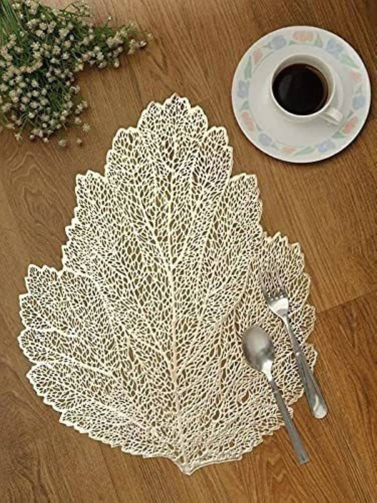 DPA Collection PVC Abstract Table Mats ( 45 cm x 30 cm ) Pack of 6 - Gold DPA Collection PVC Abstract Table Mats ( 45 cm x 30 cm ) Pack of 6 - Gold