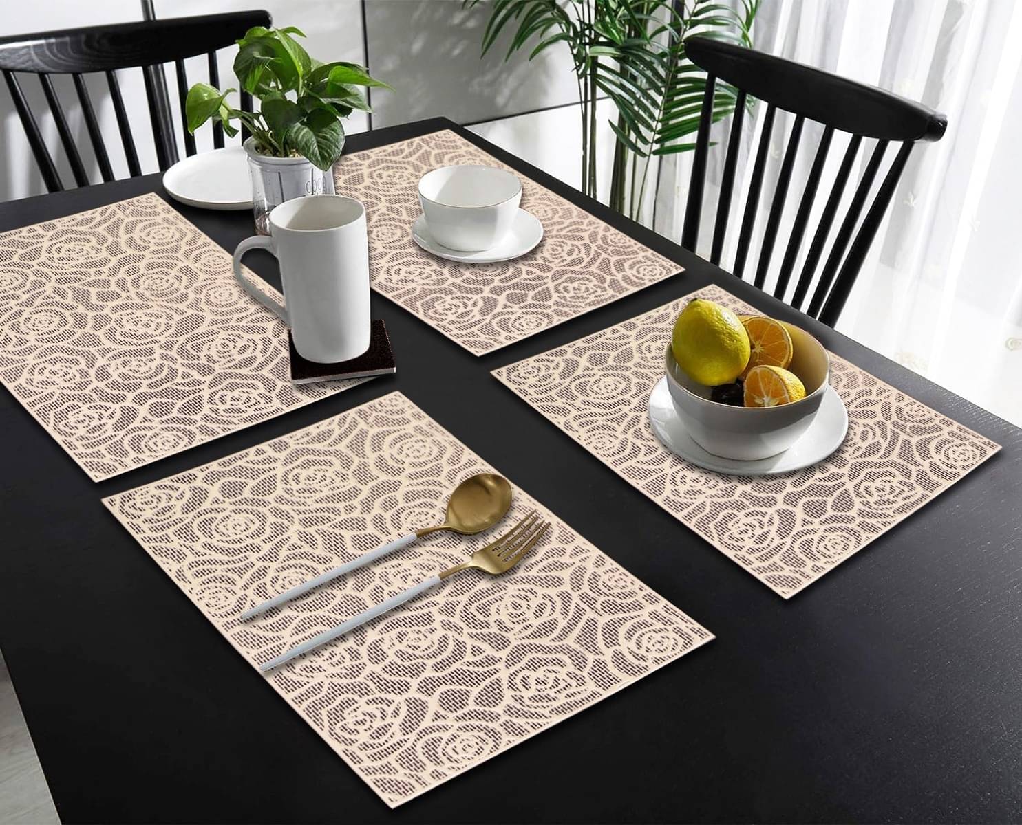     			DPA Collection PVC Geometric Table Mats ( 45 cm x 30 cm ) Pack of 4 - Gold