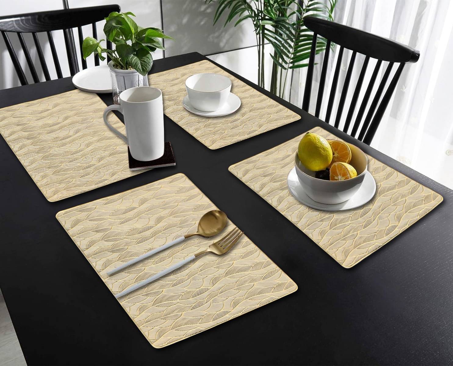     			DPA Collection PVC Geometric Table Mats ( 45 cm x 30 cm ) Pack of 4 - Gold