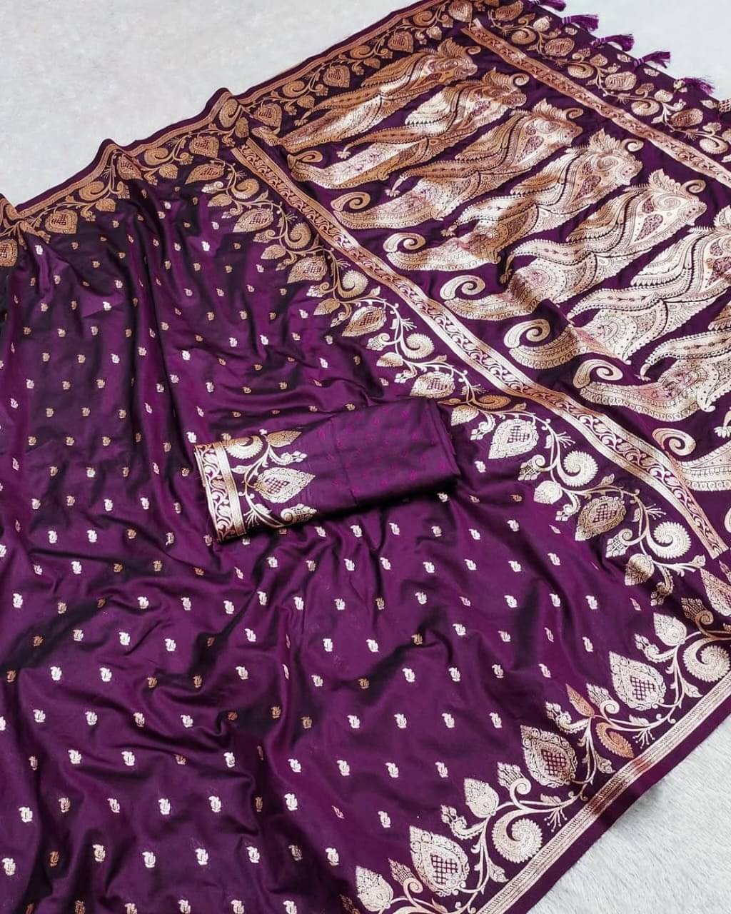     			Indesa Art Silk Solid Saree With Unstitched Blouse Piece ( Purple )