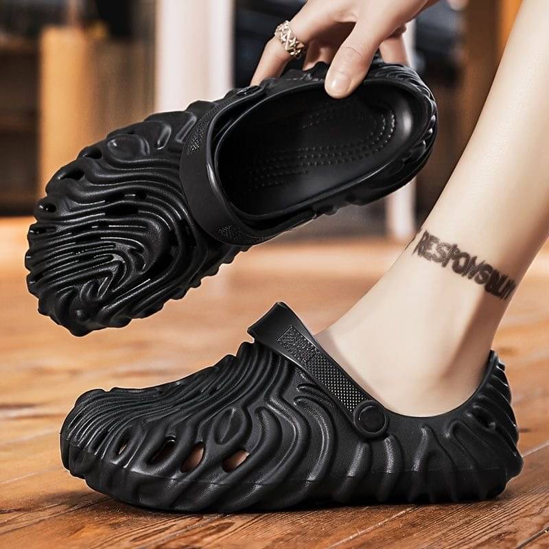    			Jynx - Black Men's Clogs