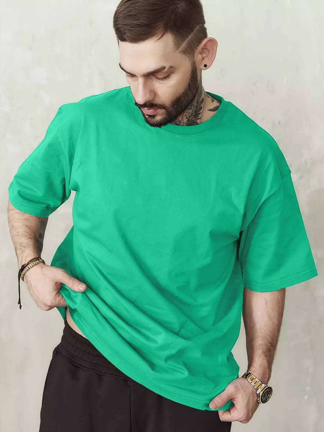 Leotude Men Cotton Blend Oversized Fit Solid T-Shirt ( Green )
