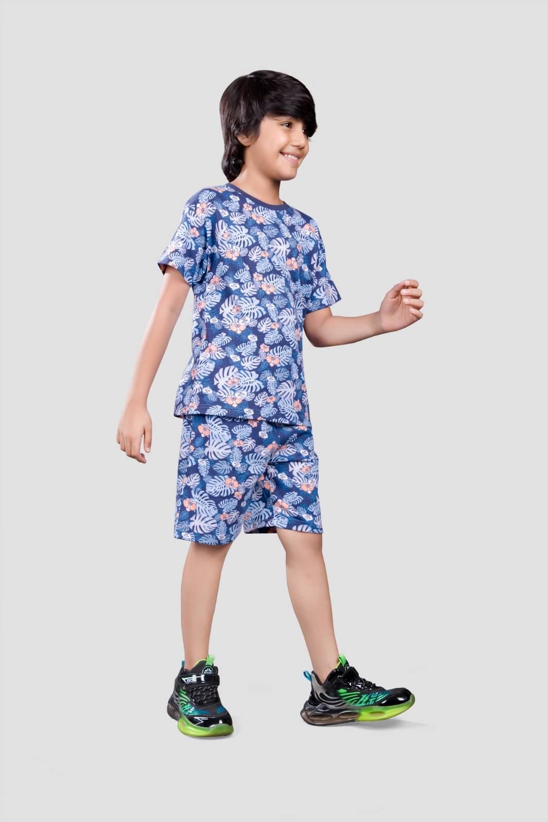     			PLUM TREE Pack of 1 Boys Cotton T-Shirt & Shorts Set ( Multicolor )