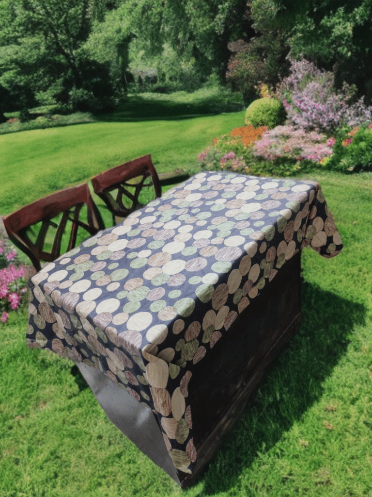 ROYAL - NEST Printed Polyester 4 Seater Rectangle Table Cover ( 137 x 101 ) cm Pack of 1 Blue ROYAL - NEST Printed Polyester 4 Seater Rectangle Table Cover ( 137 x 101 ) cm Pack of 1 Blue