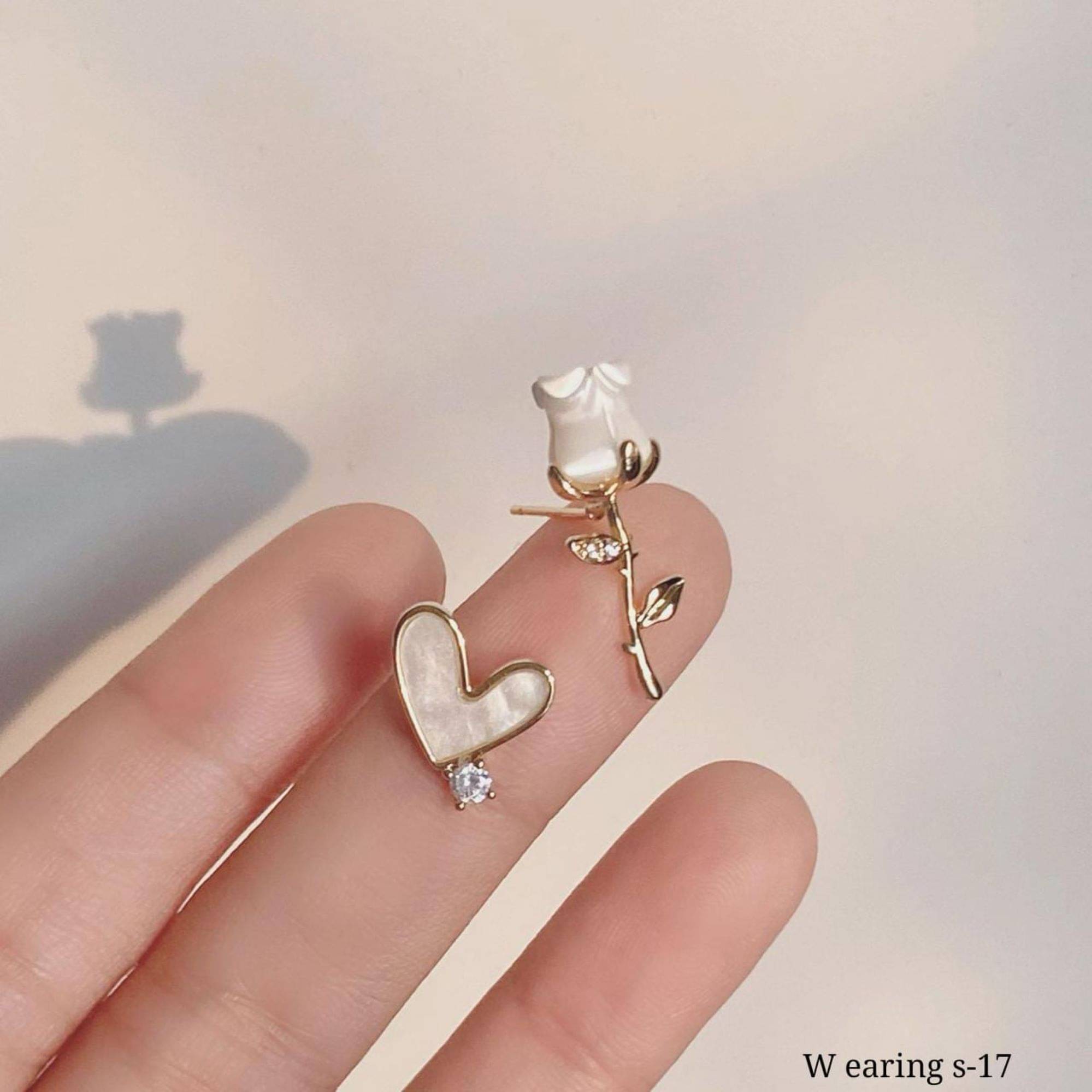     			SHANKHRAJ MA LL Gold Stud Earrings ( Pack of 1 )