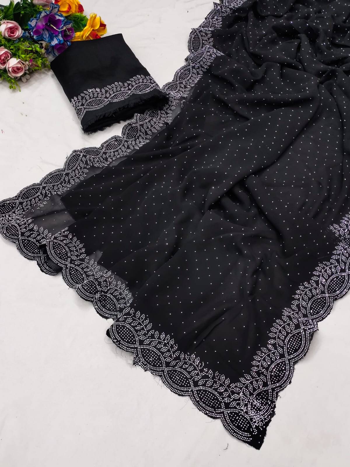 supalee Tex Georgette Solid Saree With Unstitched Blouse Piece ( Black ) supalee Tex Georgette Solid Saree With Unstitched Blouse Piece ( Black )