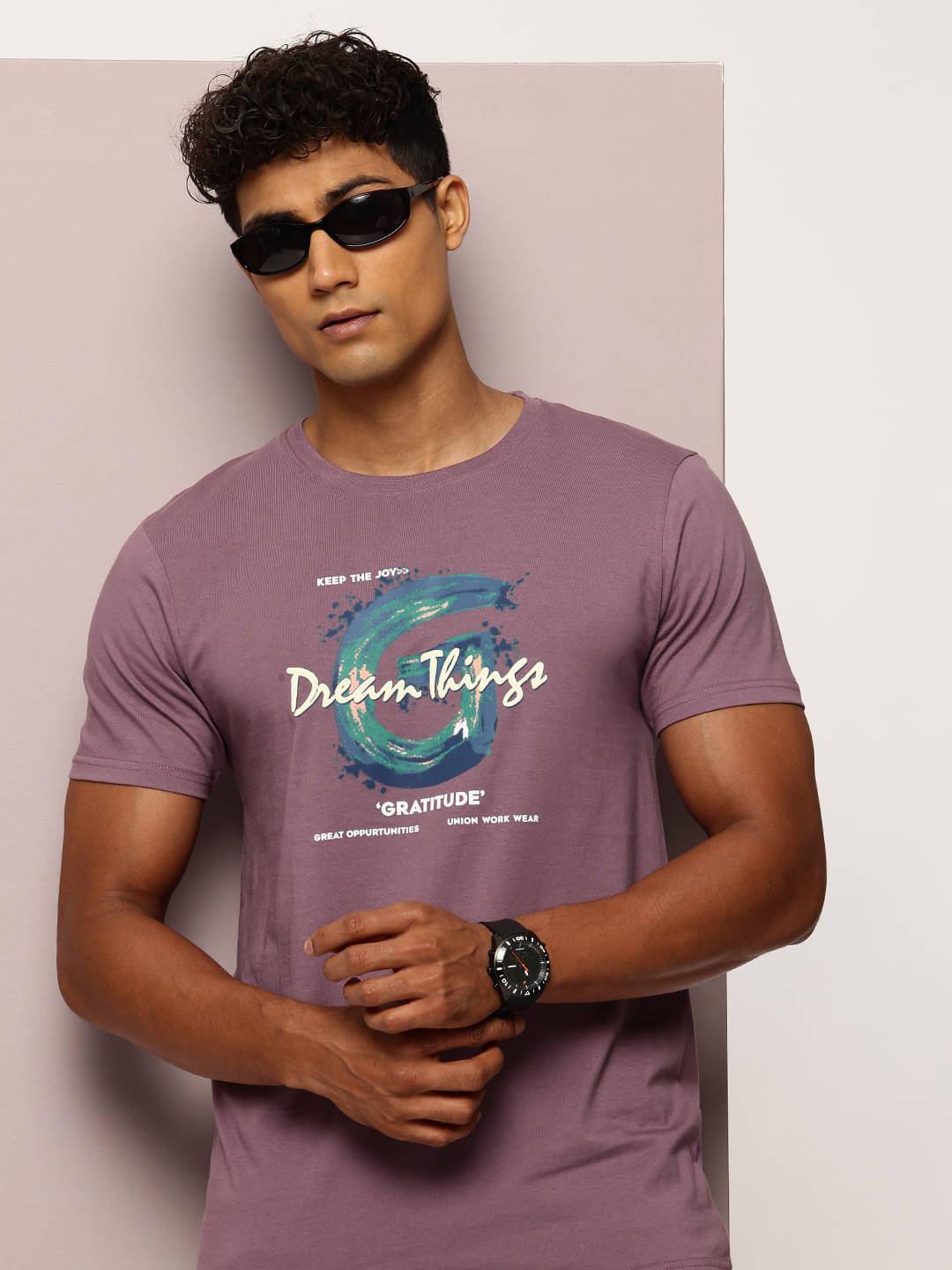     			FROSEN FOX Men Cotton Blend Regular Fit Self Design T-Shirt ( Pink )