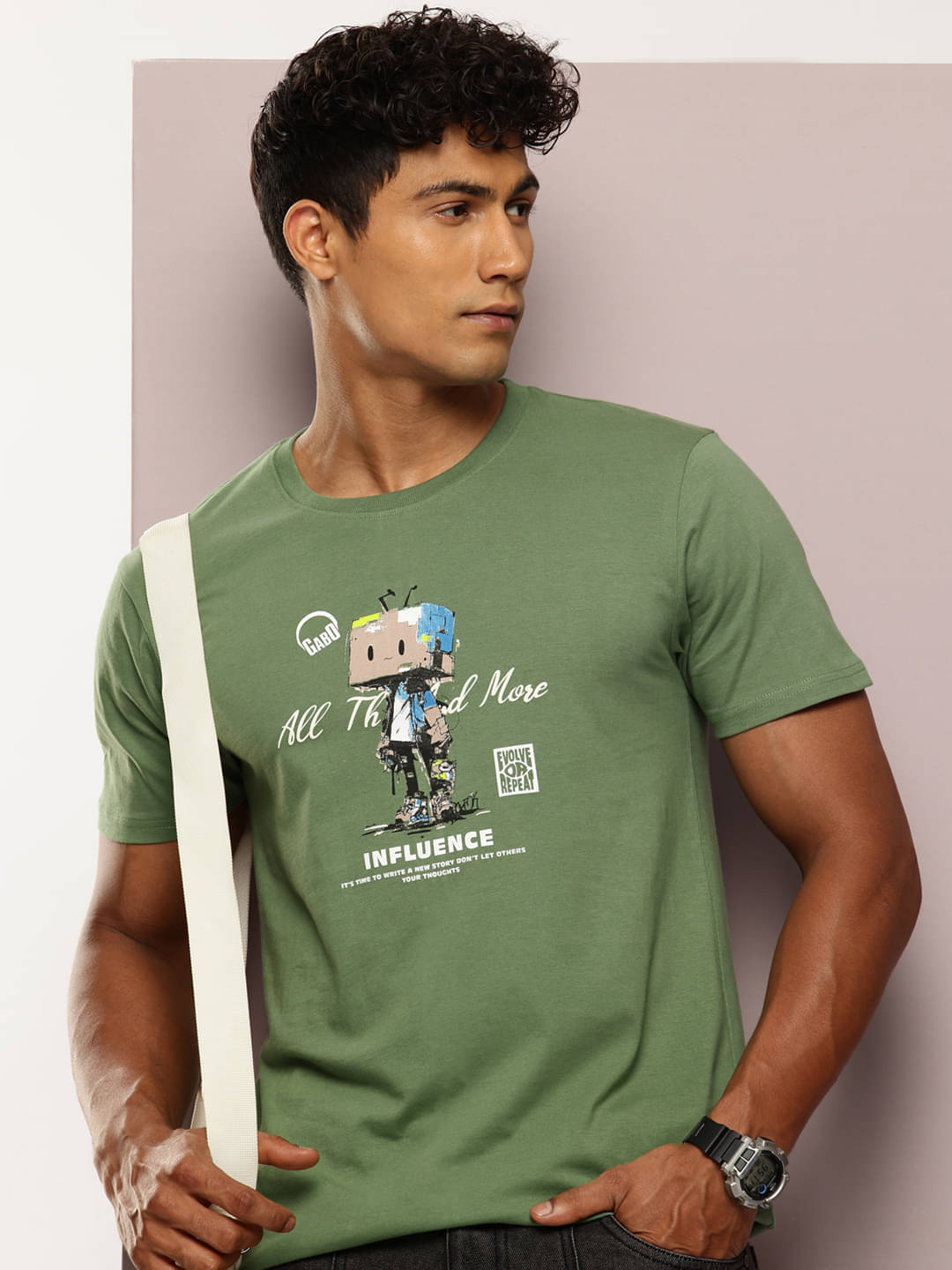 FROSEN FOX Men Cotton Blend Regular Fit Self Design T-Shirt ( Green ) FROSEN FOX Men Cotton Blend Regular Fit Self Design T-Shirt ( Green )