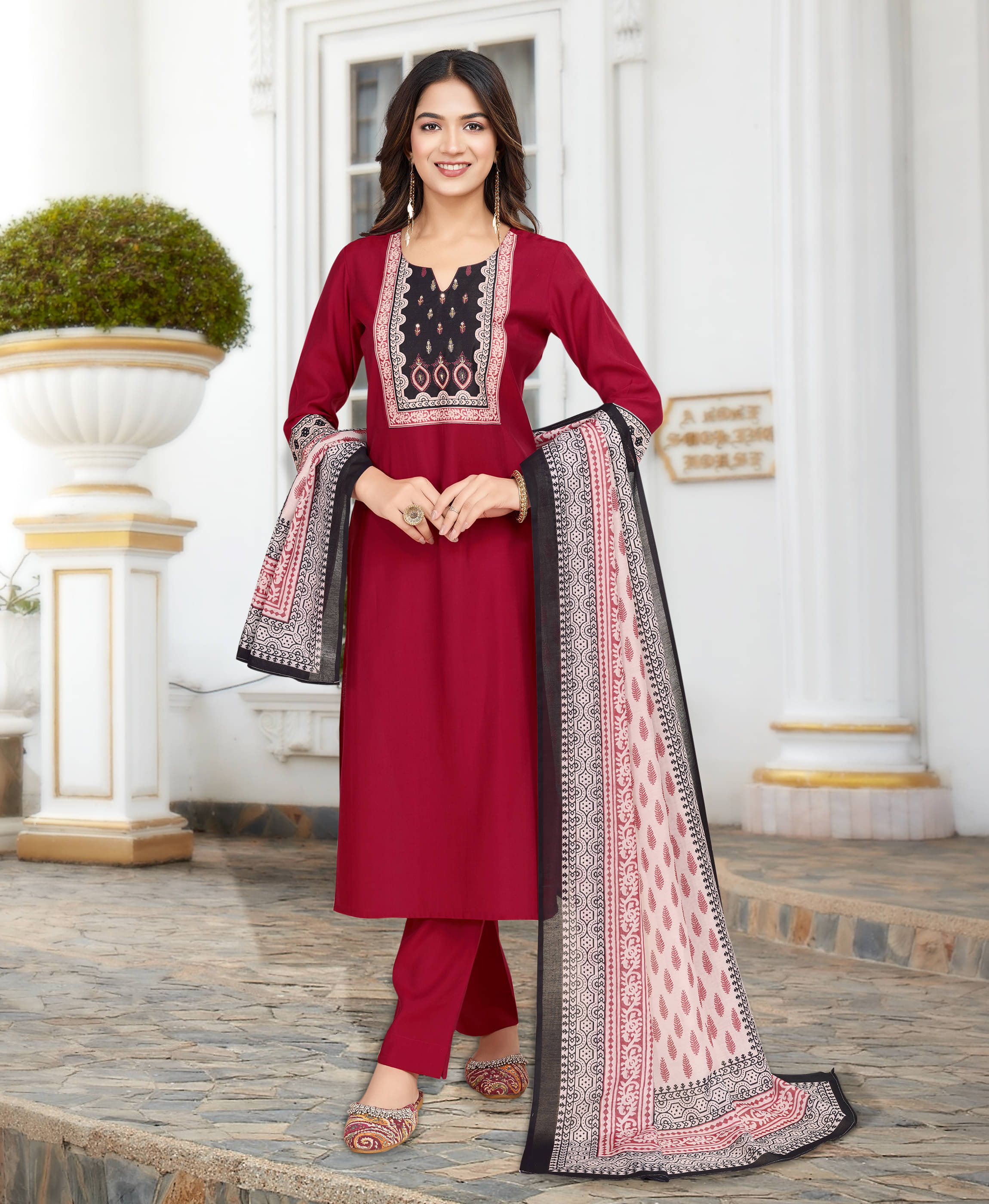 MOJILAA Women Viscose Printed Straight Kurti With Pants ( Red ) MOJILAA Women Viscose Printed Straight Kurti With Pants ( Red )