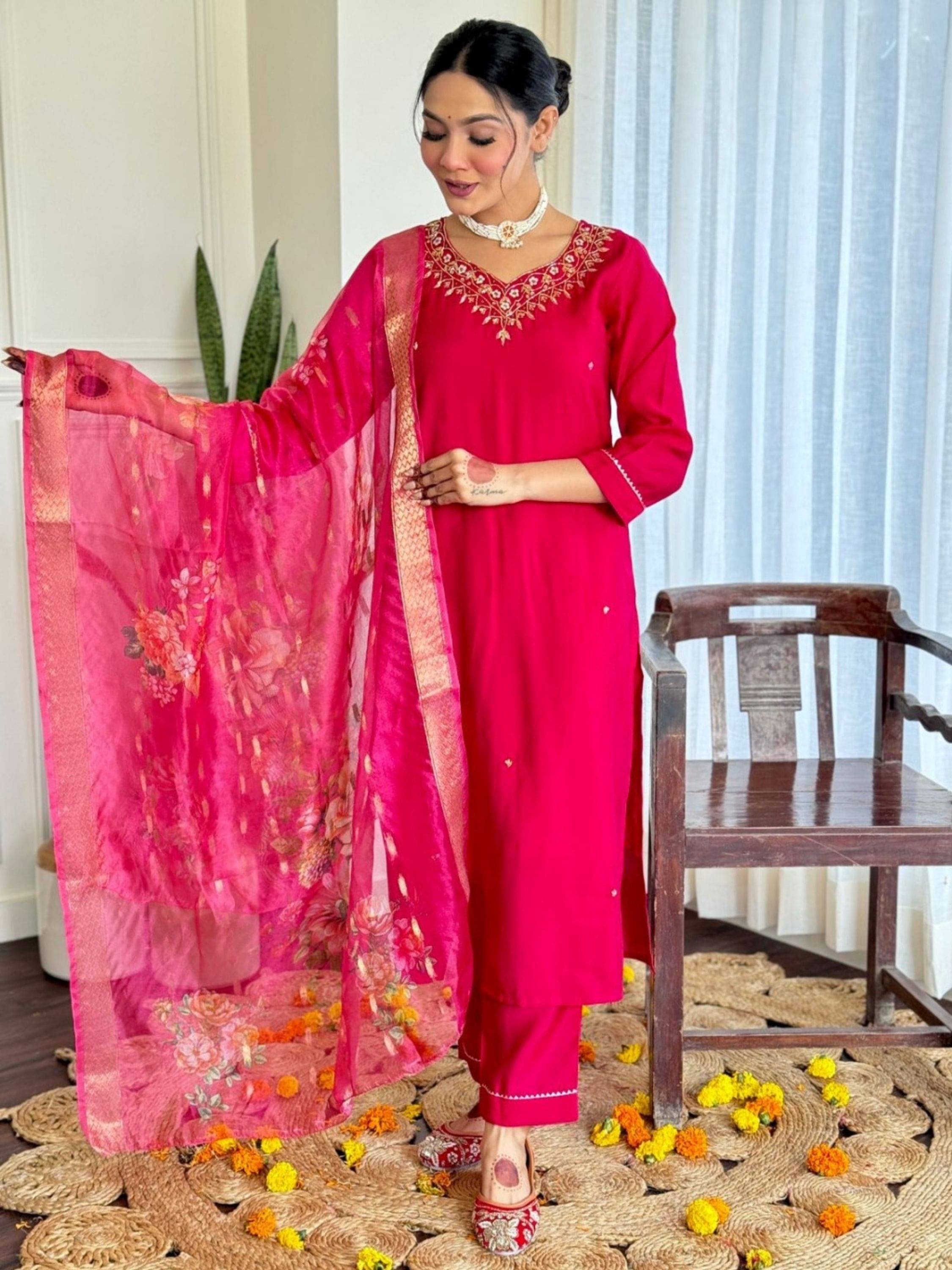     			Niza Fashion Women Viscose Embroidered Straight Kurti With Pants ( Red )