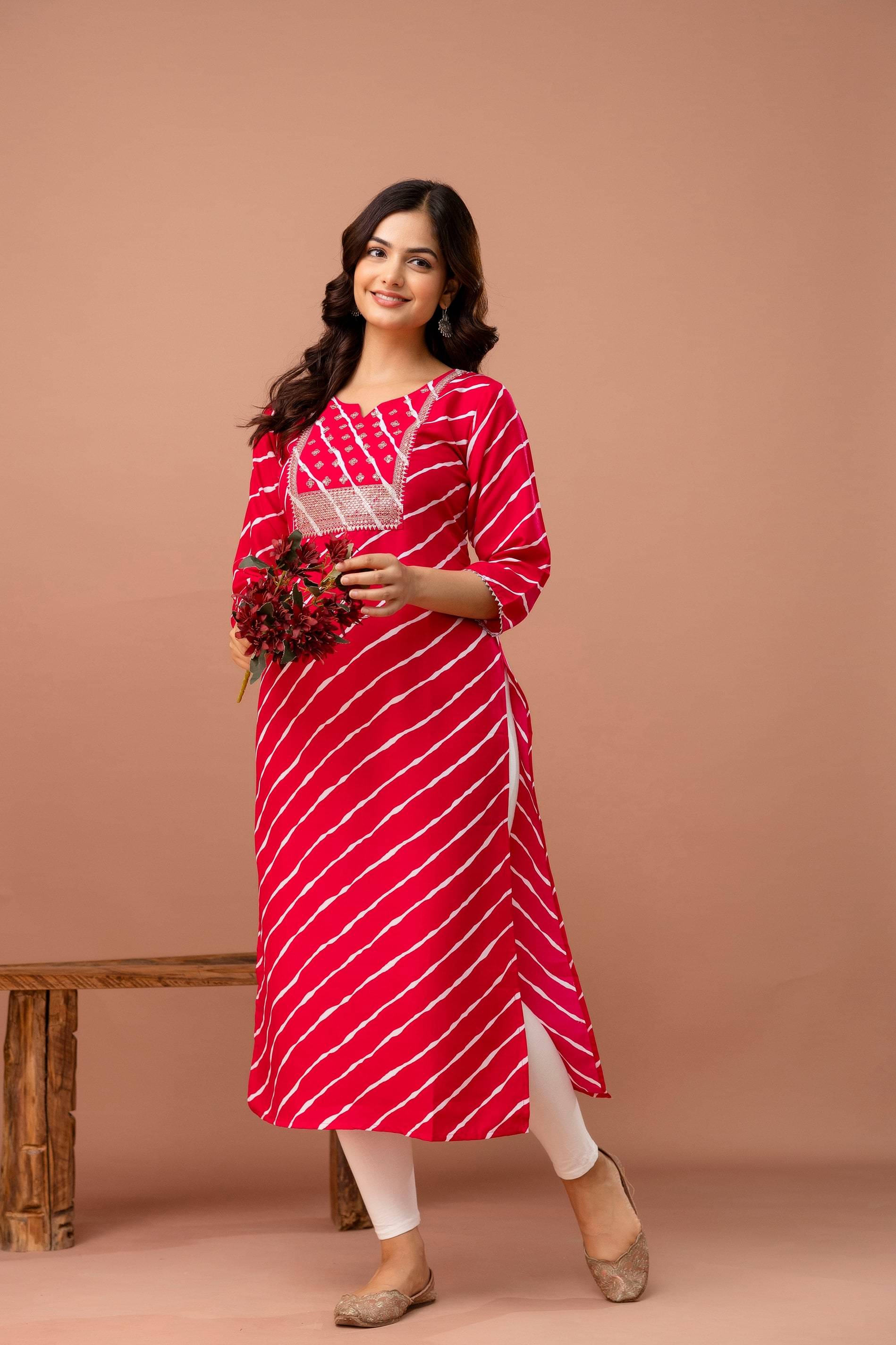     			Udati Kaliya Women Rayon Printed Straight Kurti ( Pink )